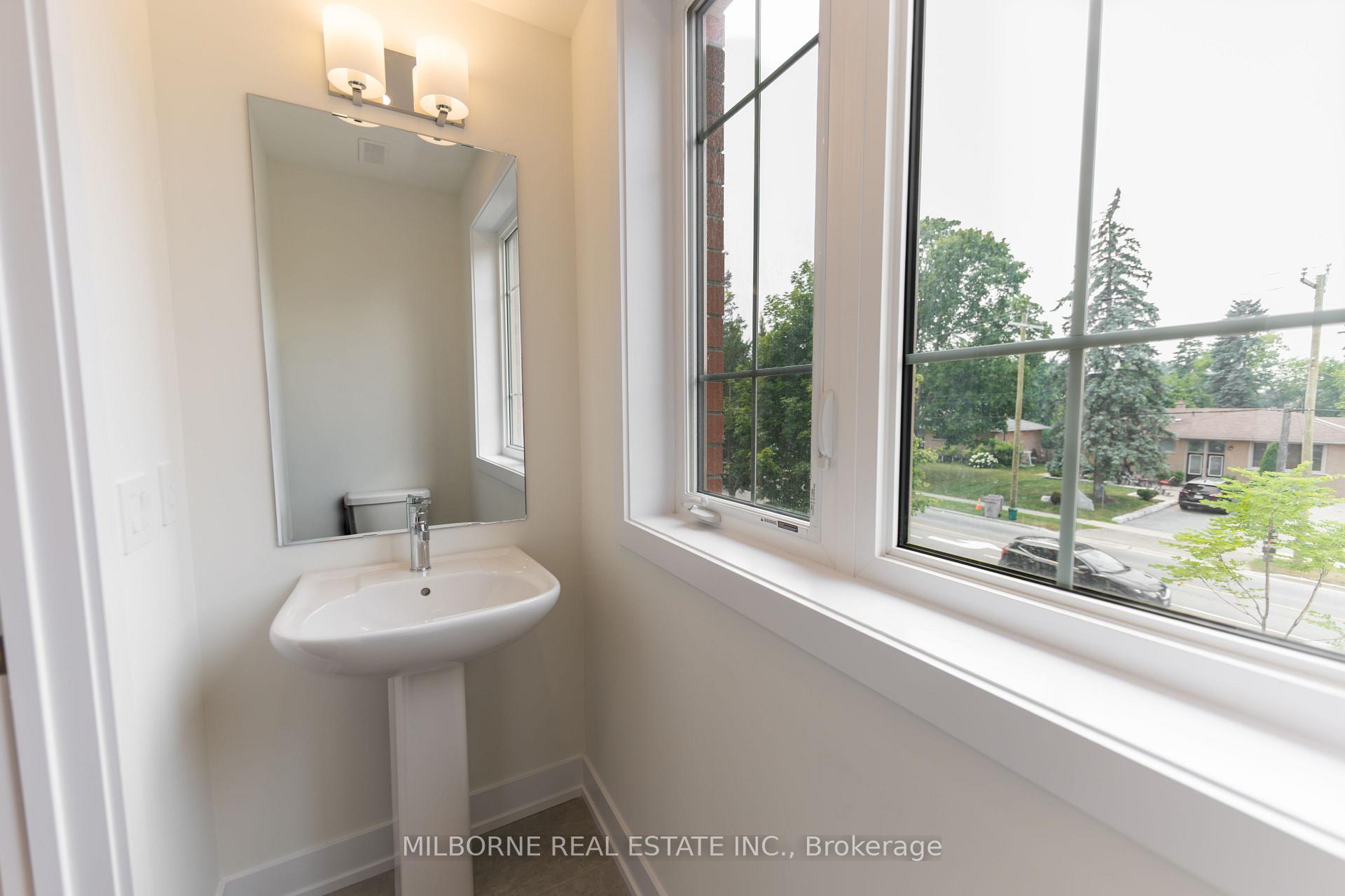 Photo 23 of 38 Fred Beaton Place, King, King City — HOMEH