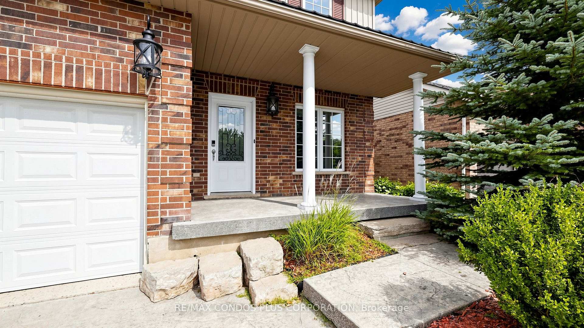 Photo 2 of 859 Brandenburg Boulevard, Waterloo, Clair Hills — HOMEH