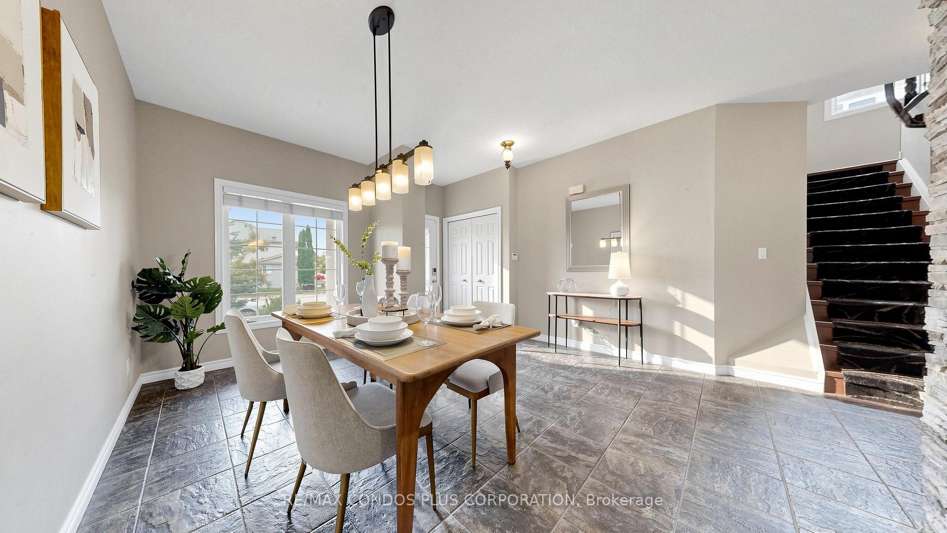 Photo 6 of 859 Brandenburg Boulevard, Waterloo, Clair Hills — HOMEH