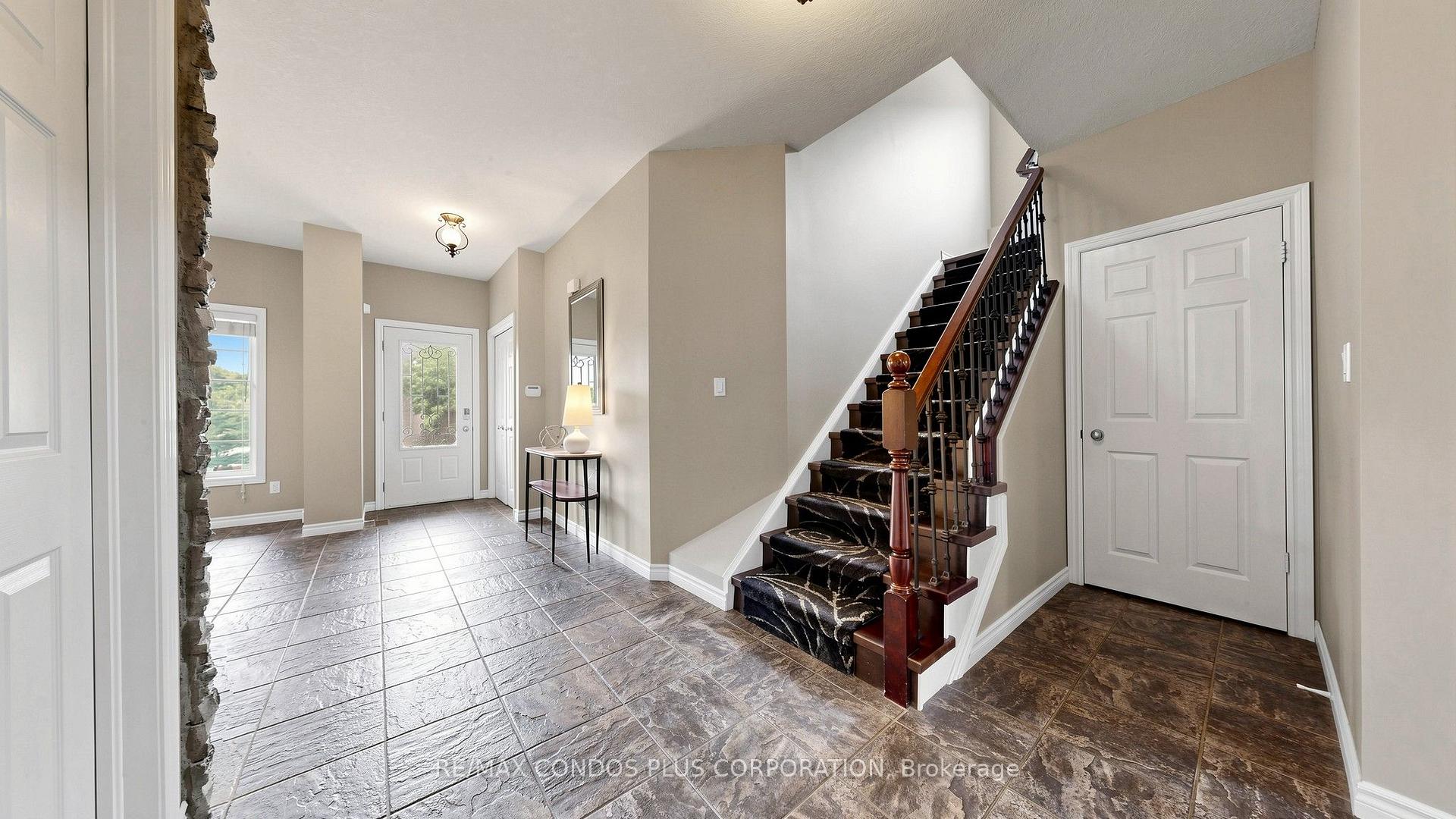 Photo 9 of 859 Brandenburg Boulevard, Waterloo, Clair Hills — HOMEH