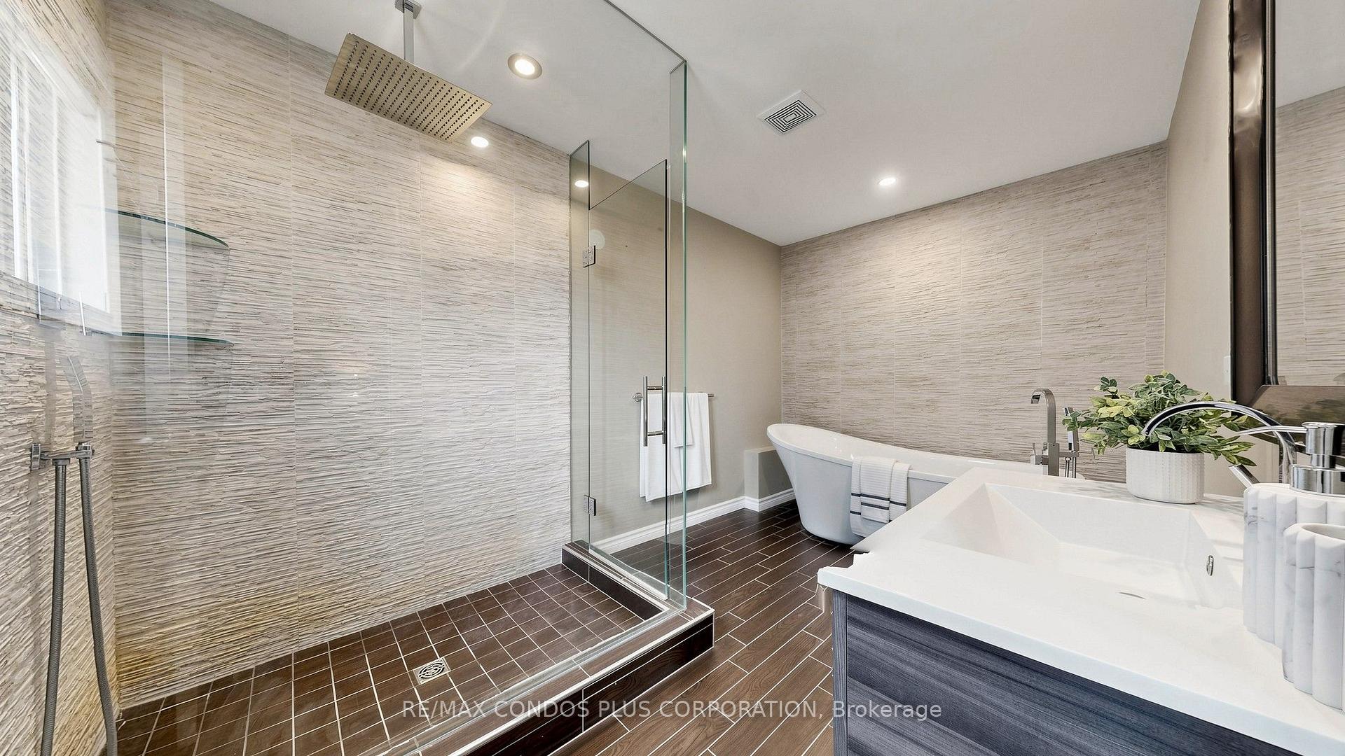 Photo 11 of 859 Brandenburg Boulevard, Waterloo, Clair Hills — HOMEH