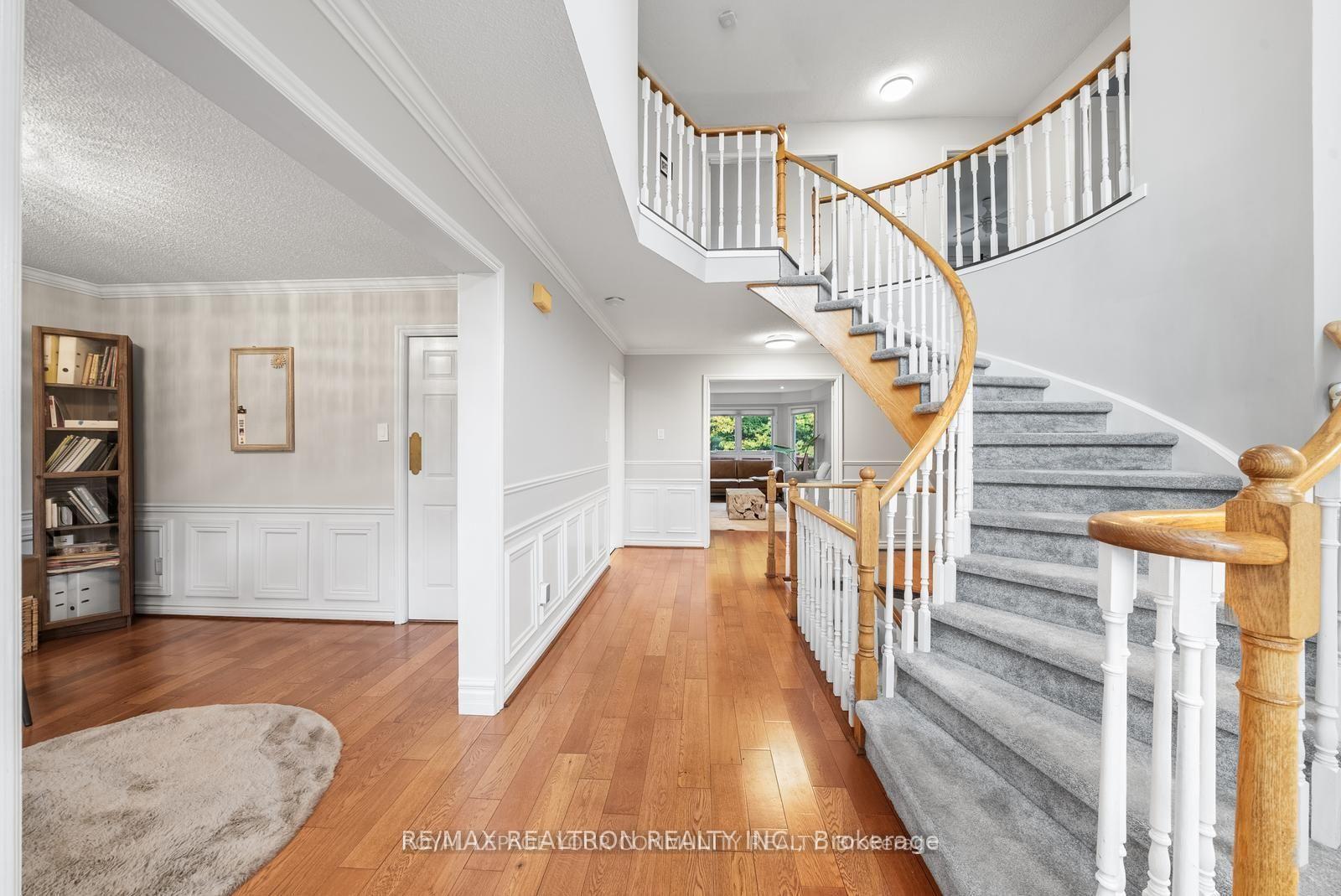 Photo 2 of 235 Kemano Road, Aurora, Aurora Heights — HOMEH