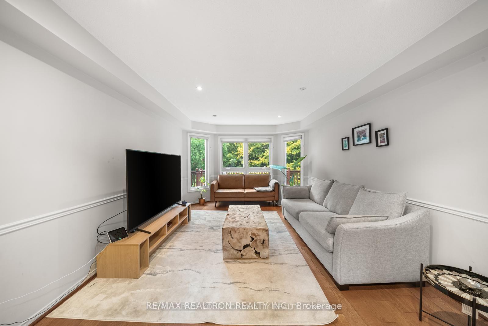 Photo 11 of 235 Kemano Road, Aurora, Aurora Heights — HOMEH