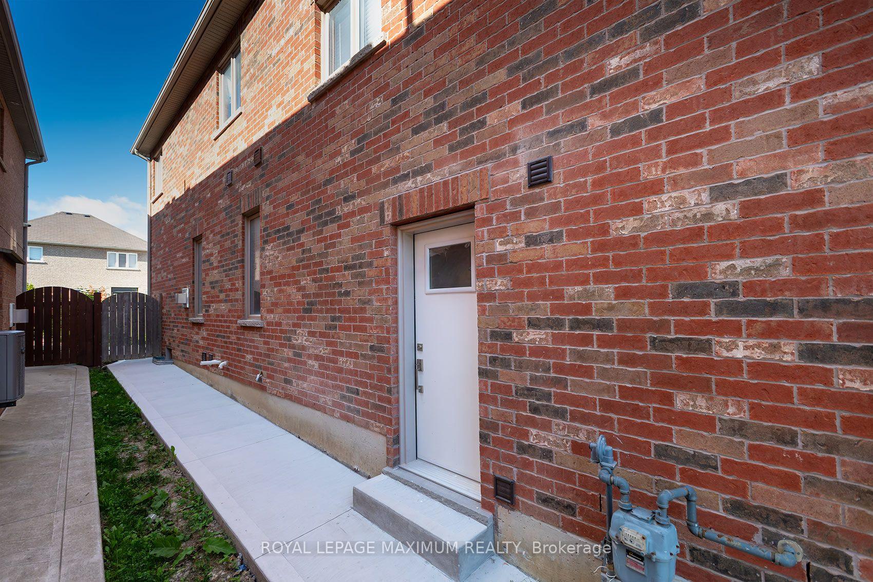 Photo 4 of Unit Basement, 8 Tustin Road, Brampton, Bram East — HOMEH