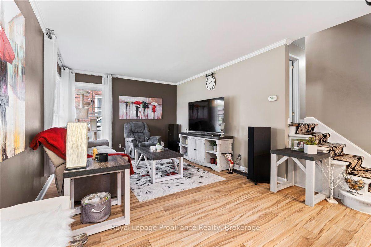 Photo 7 of 23 Alfred Drive, Belleville, Belleville Ward — HOMEH