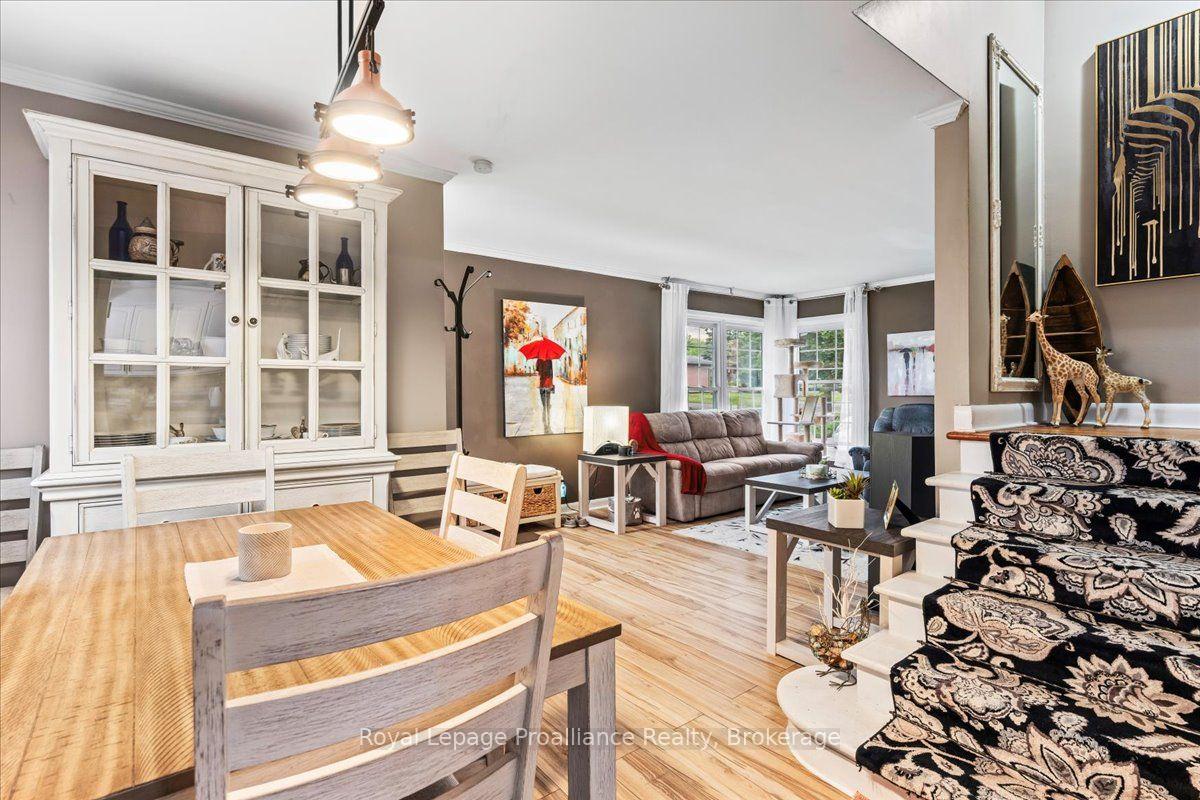 Photo 9 of 23 Alfred Drive, Belleville, Belleville Ward — HOMEH