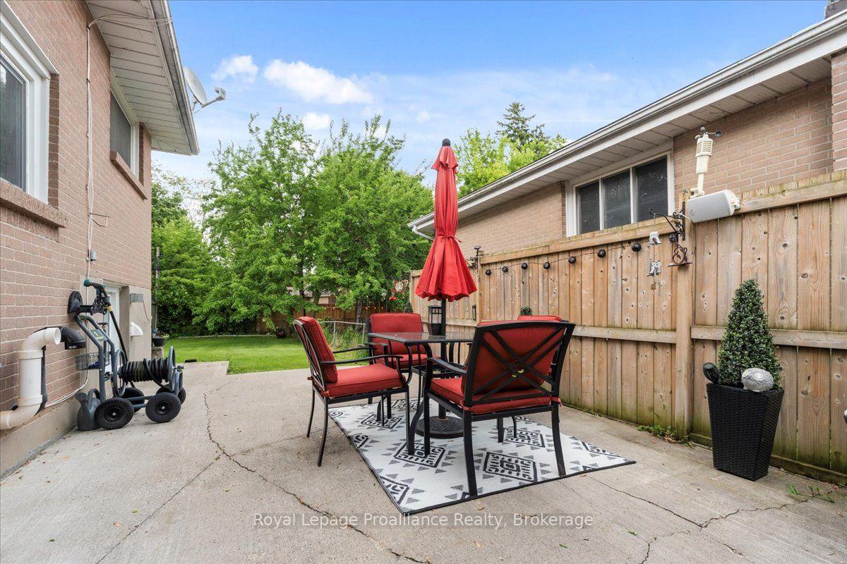 Photo 26 of 23 Alfred Drive, Belleville, Belleville Ward — HOMEH
