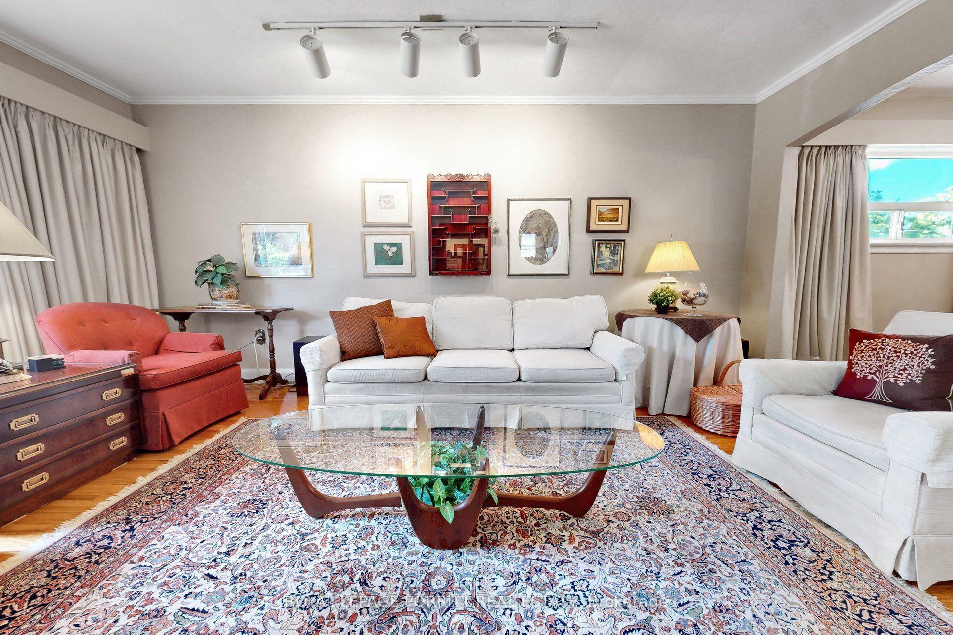 Photo 3 of 79 Burlingame Road, Etobicoke, Alderwood — HOMEH