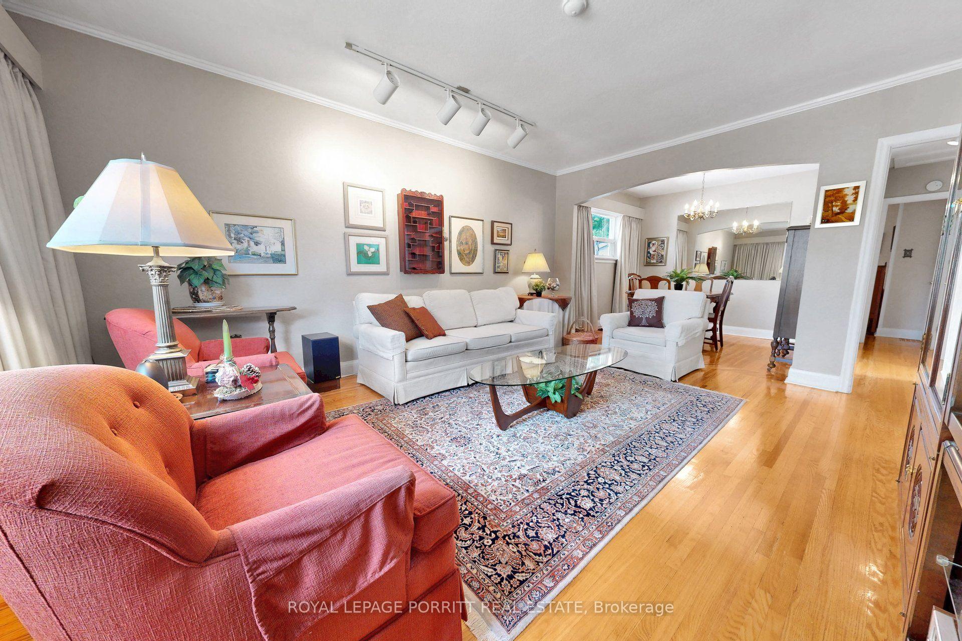 Photo 4 of 79 Burlingame Road, Etobicoke, Alderwood — HOMEH