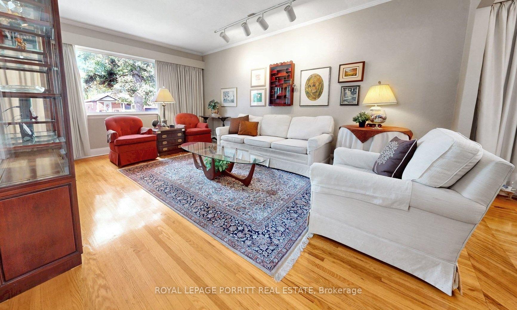 Photo 5 of 79 Burlingame Road, Etobicoke, Alderwood — HOMEH