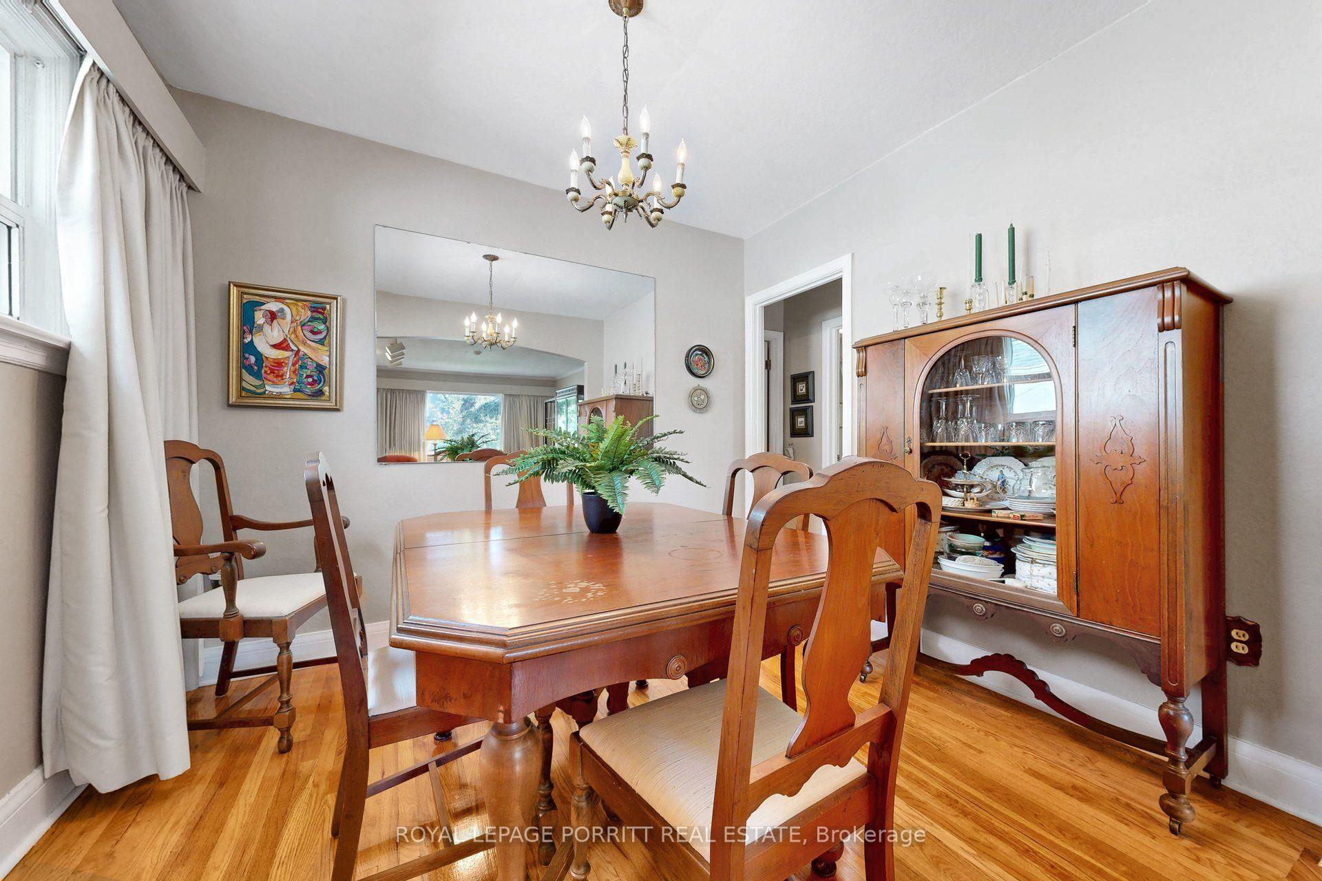Photo 6 of 79 Burlingame Road, Etobicoke, Alderwood — HOMEH