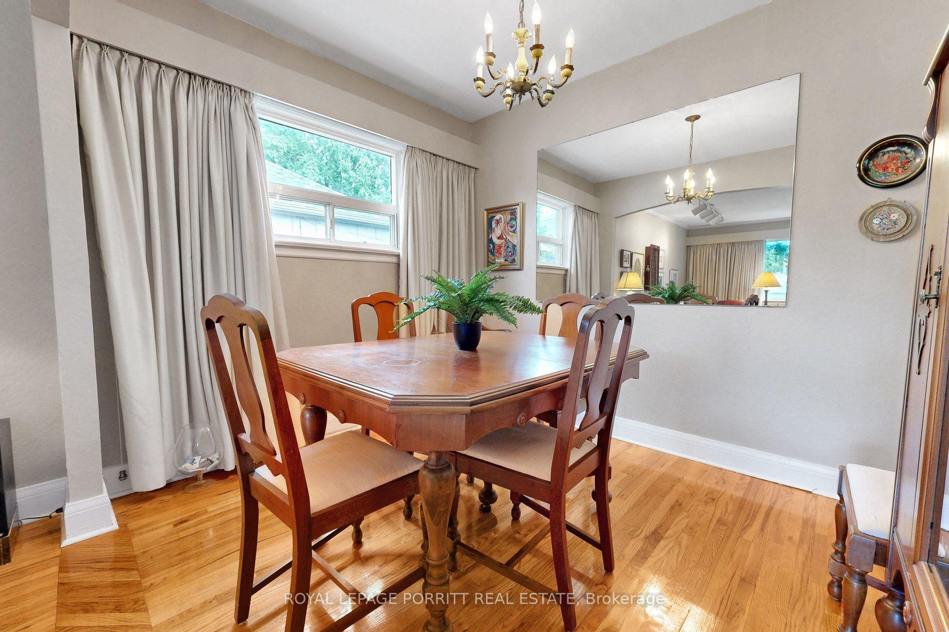 Photo 7 of 79 Burlingame Road, Etobicoke, Alderwood — HOMEH