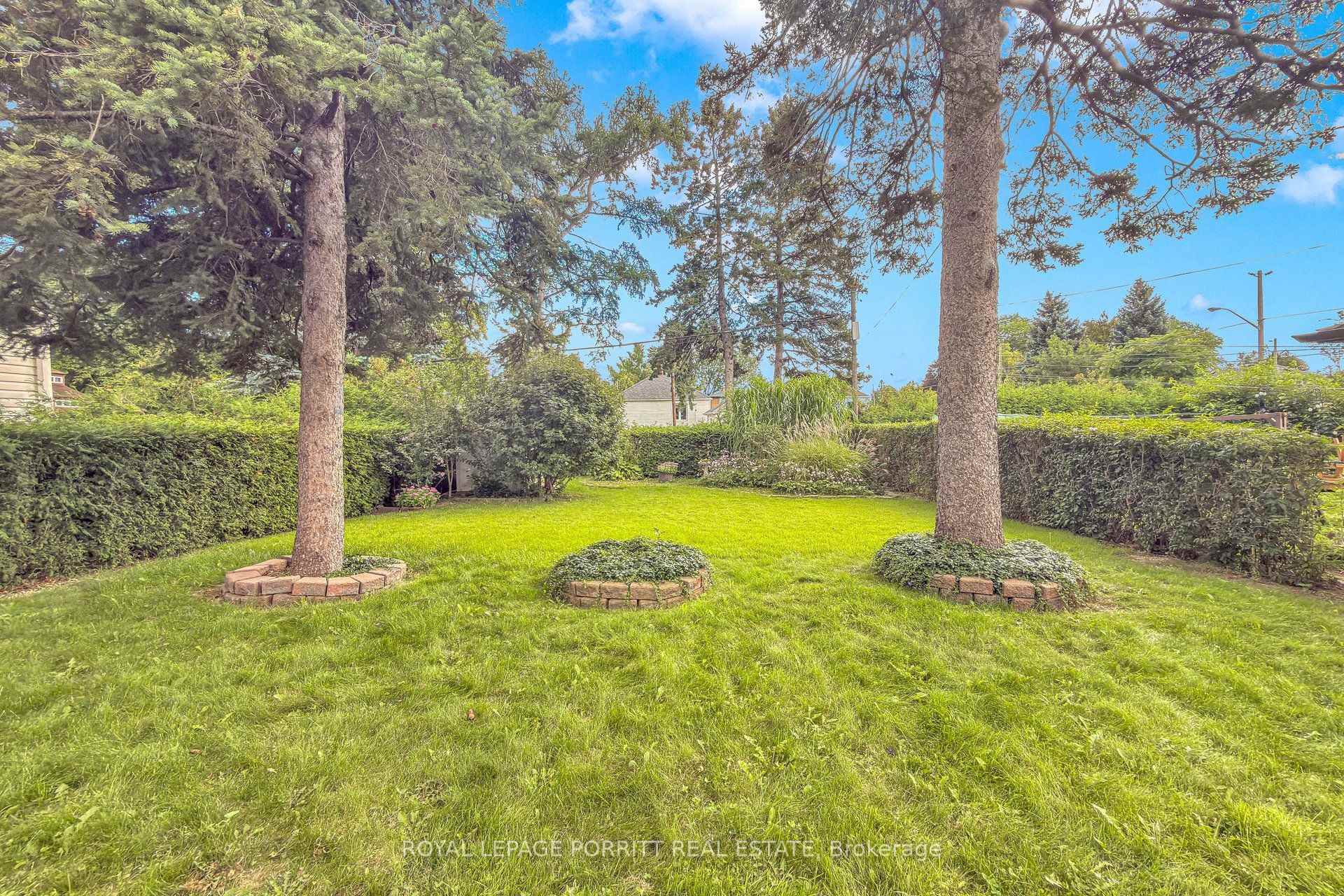Photo 23 of 79 Burlingame Road, Etobicoke, Alderwood — HOMEH