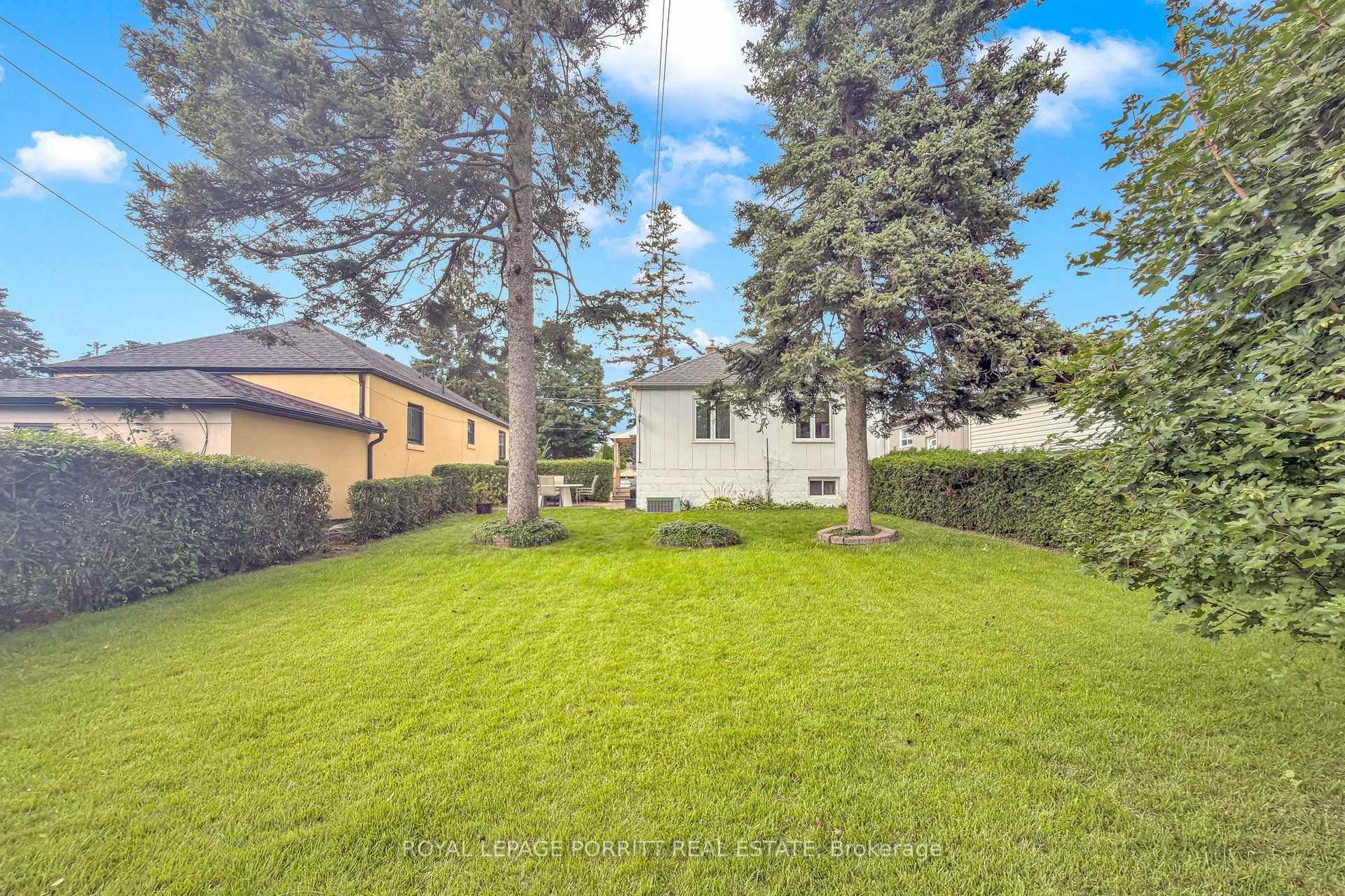 Photo 25 of 79 Burlingame Road, Etobicoke, Alderwood — HOMEH