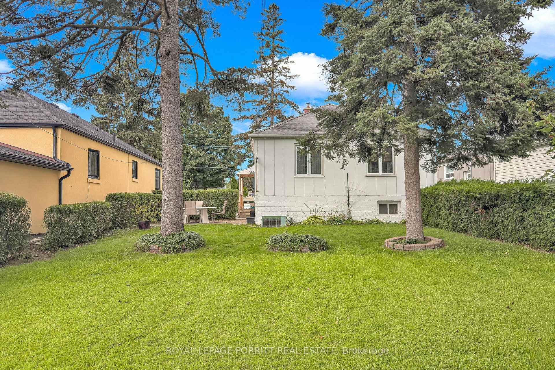 Photo 26 of 79 Burlingame Road, Etobicoke, Alderwood — HOMEH