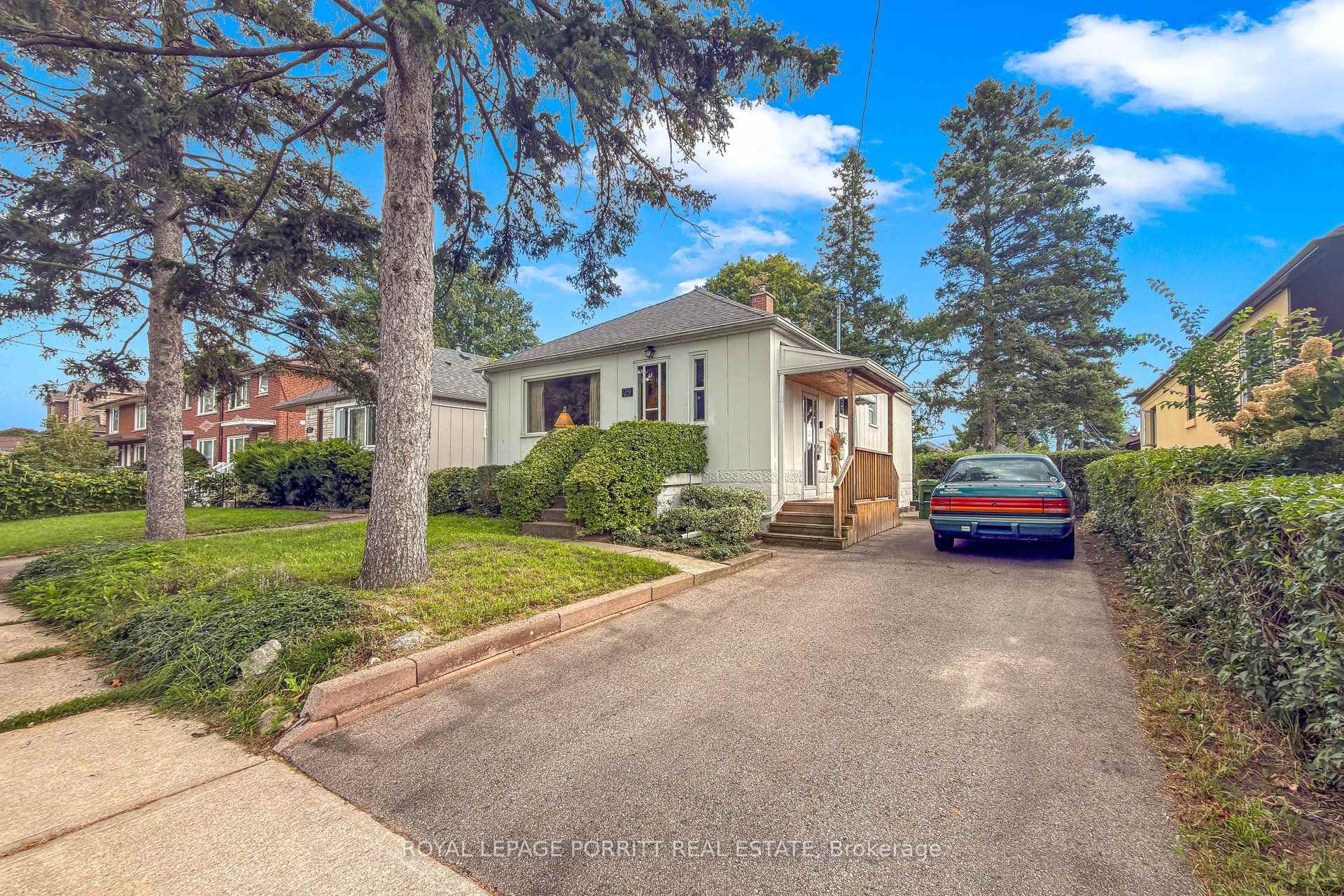 Photo 27 of 79 Burlingame Road, Etobicoke, Alderwood — HOMEH
