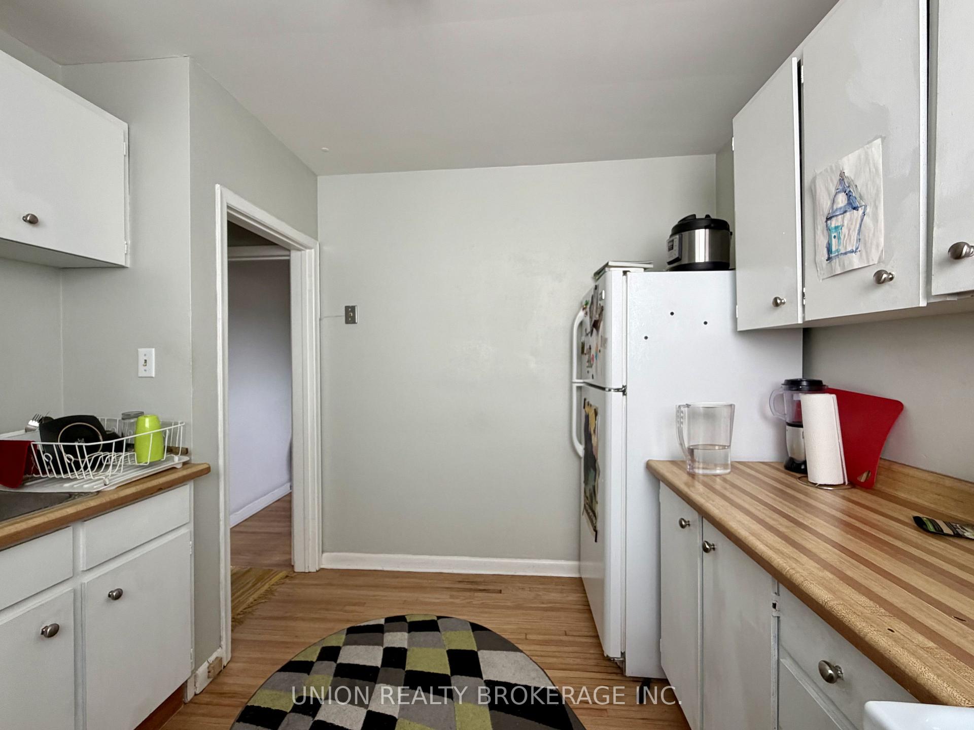 Photo 3 of Unit Upper, 36 Balsam Avenue, Toronto, The Beaches — HOMEH