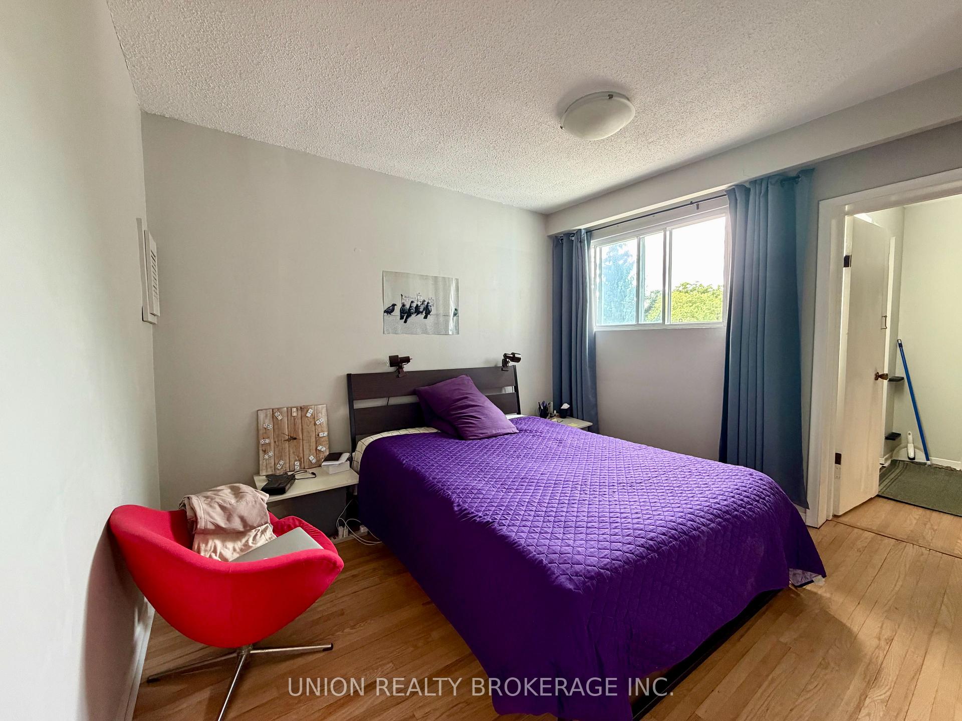 Photo 4 of Unit Upper, 36 Balsam Avenue, Toronto, The Beaches — HOMEH
