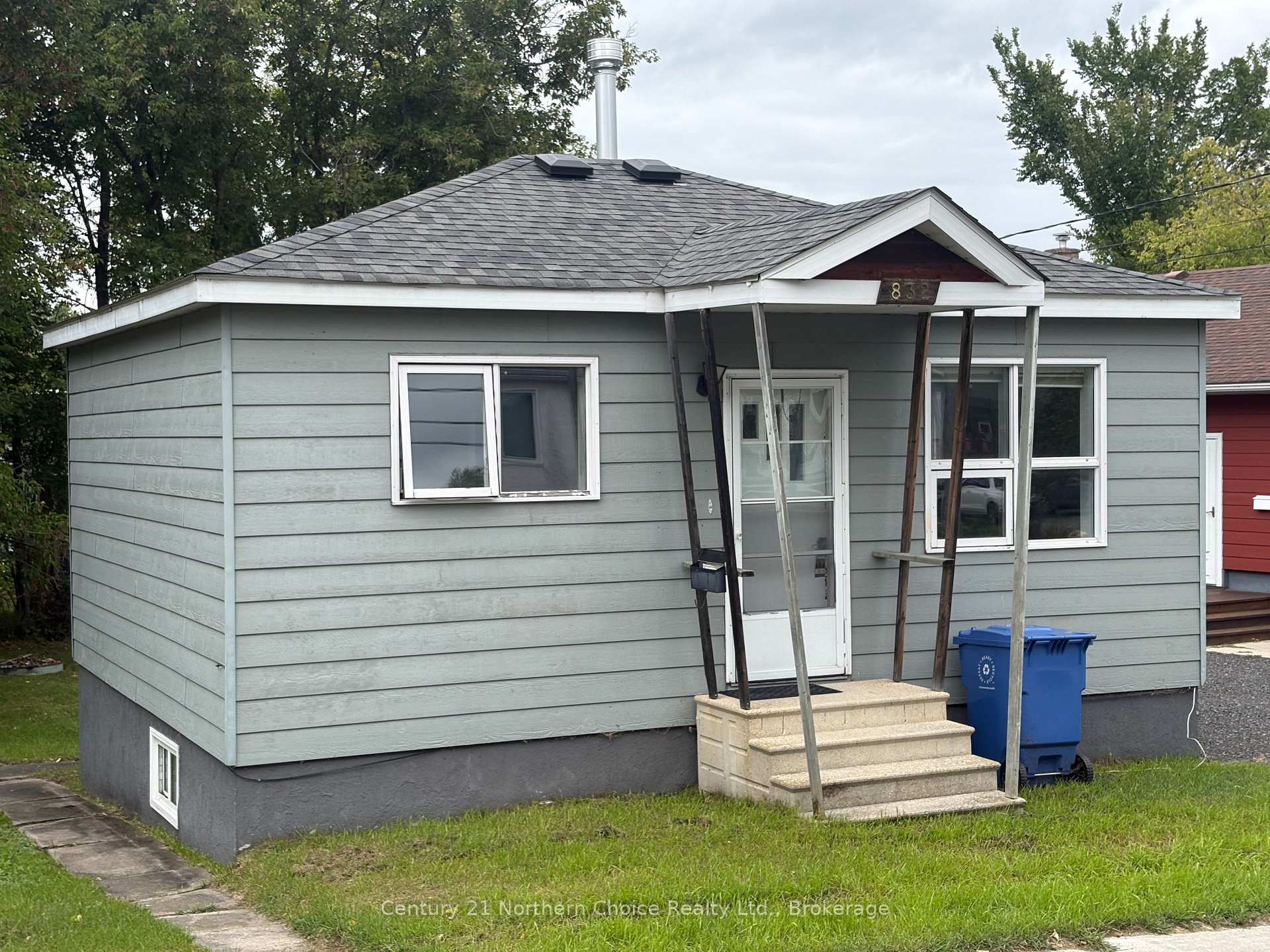 Photo 1 of 832 River Drive N, Kenora, Central — HOMEH