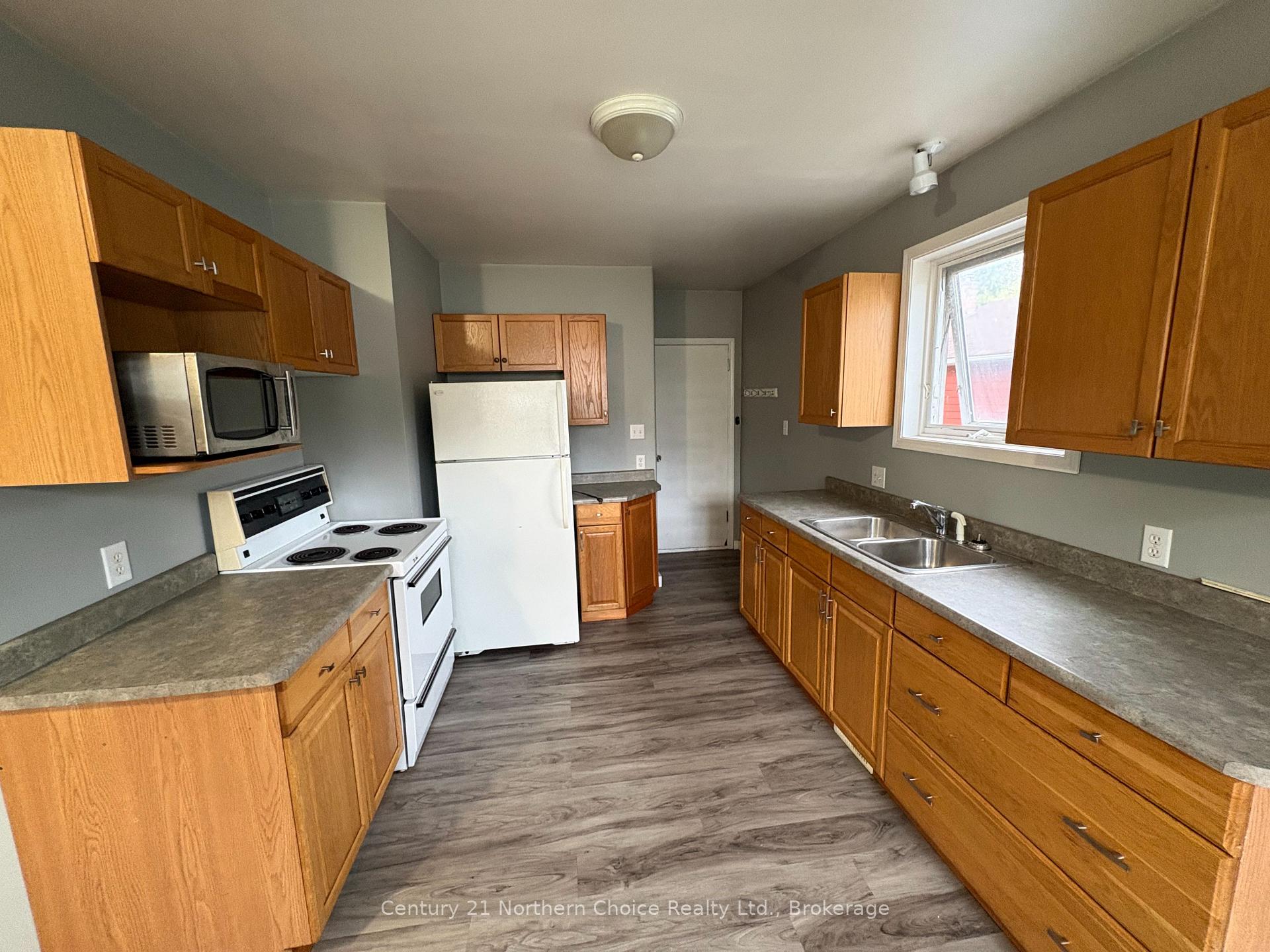 Photo 5 of 832 River Drive N, Kenora, Central — HOMEH