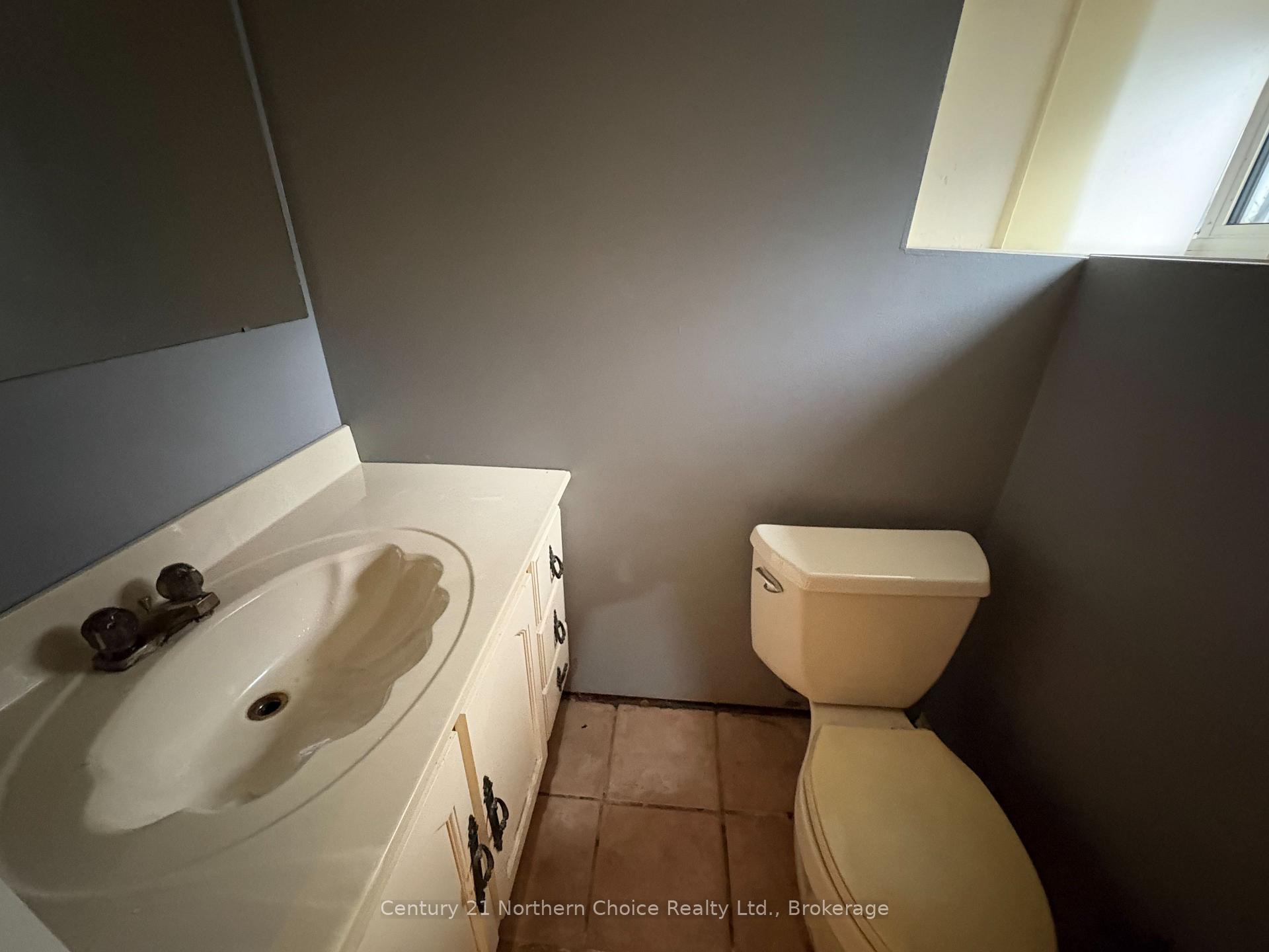 Photo 12 of 832 River Drive N, Kenora, Central — HOMEH