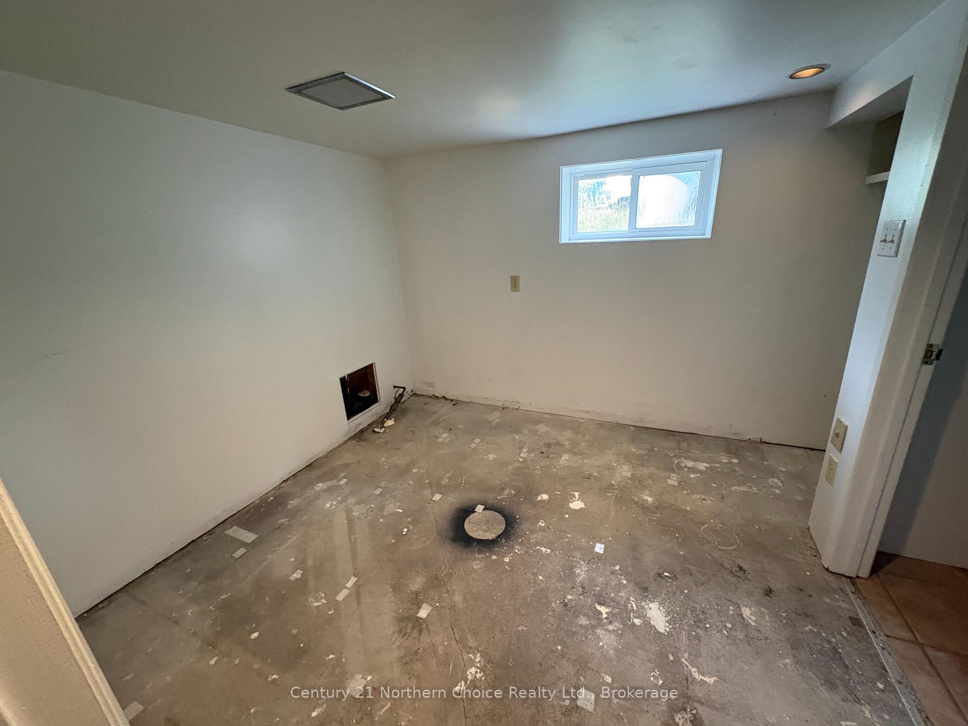 Photo 16 of 832 River Drive N, Kenora, Central — HOMEH