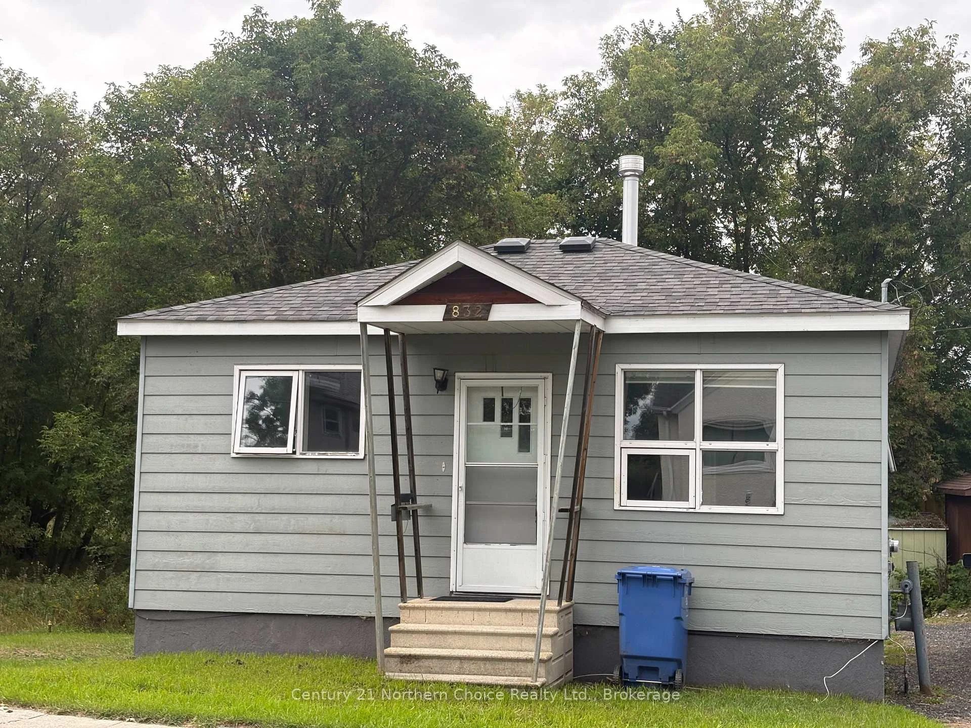 Photo 18 of 832 River Drive N, Kenora, Central — HOMEH