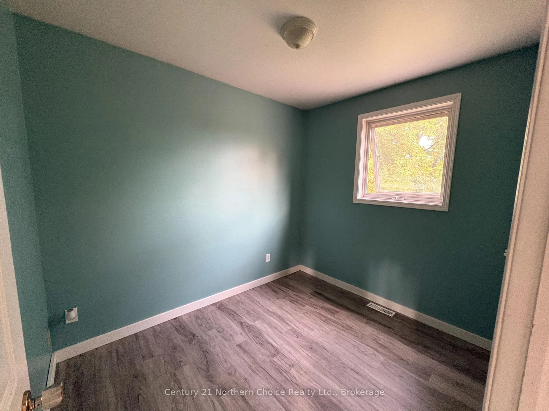 Photo 9 of 832 River Drive N, Kenora, Central — HOMEH