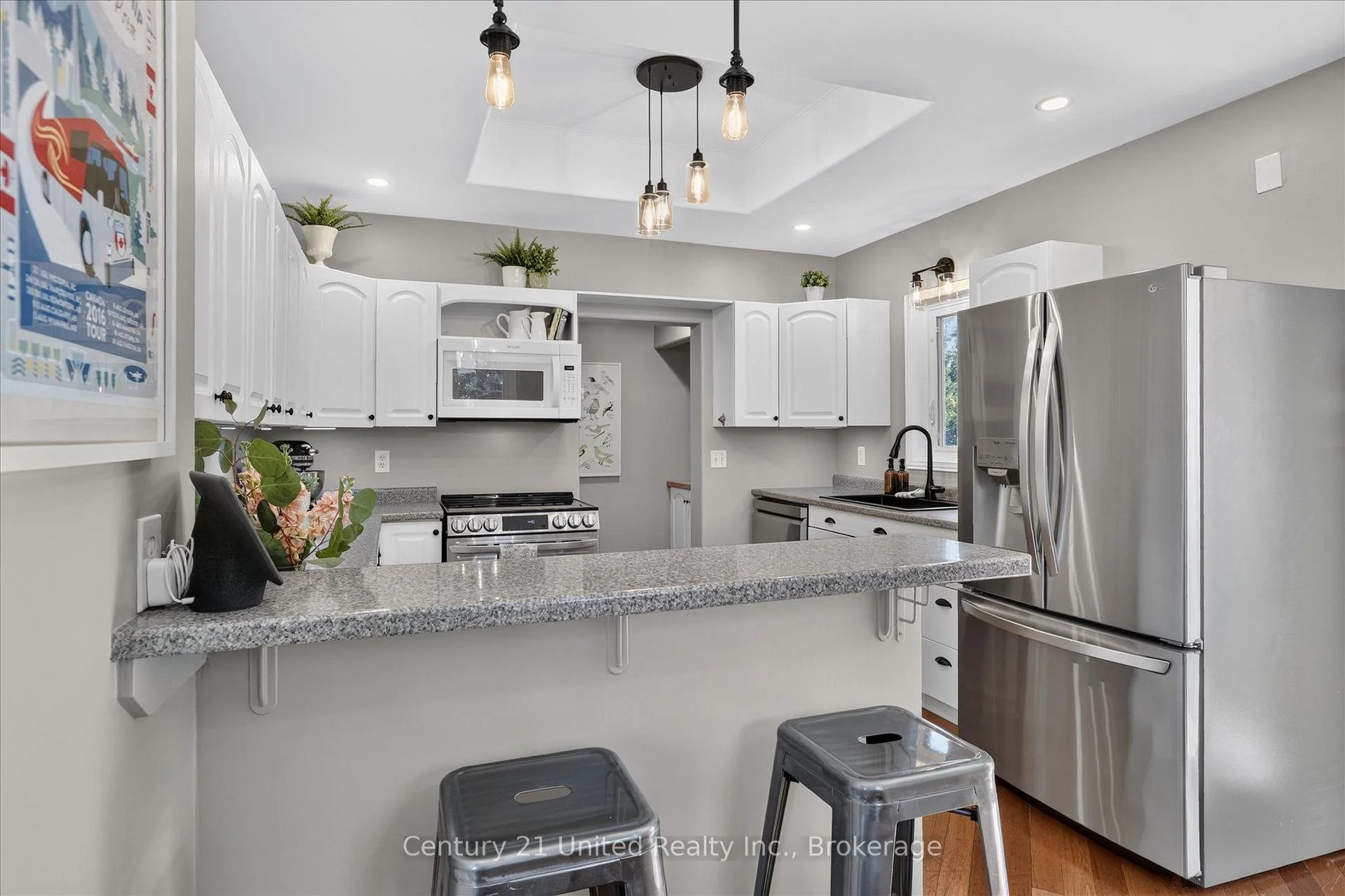 Photo 29 of 759 Hurley Street, Peterborough, Otonabee Ward 1 — HOMEH