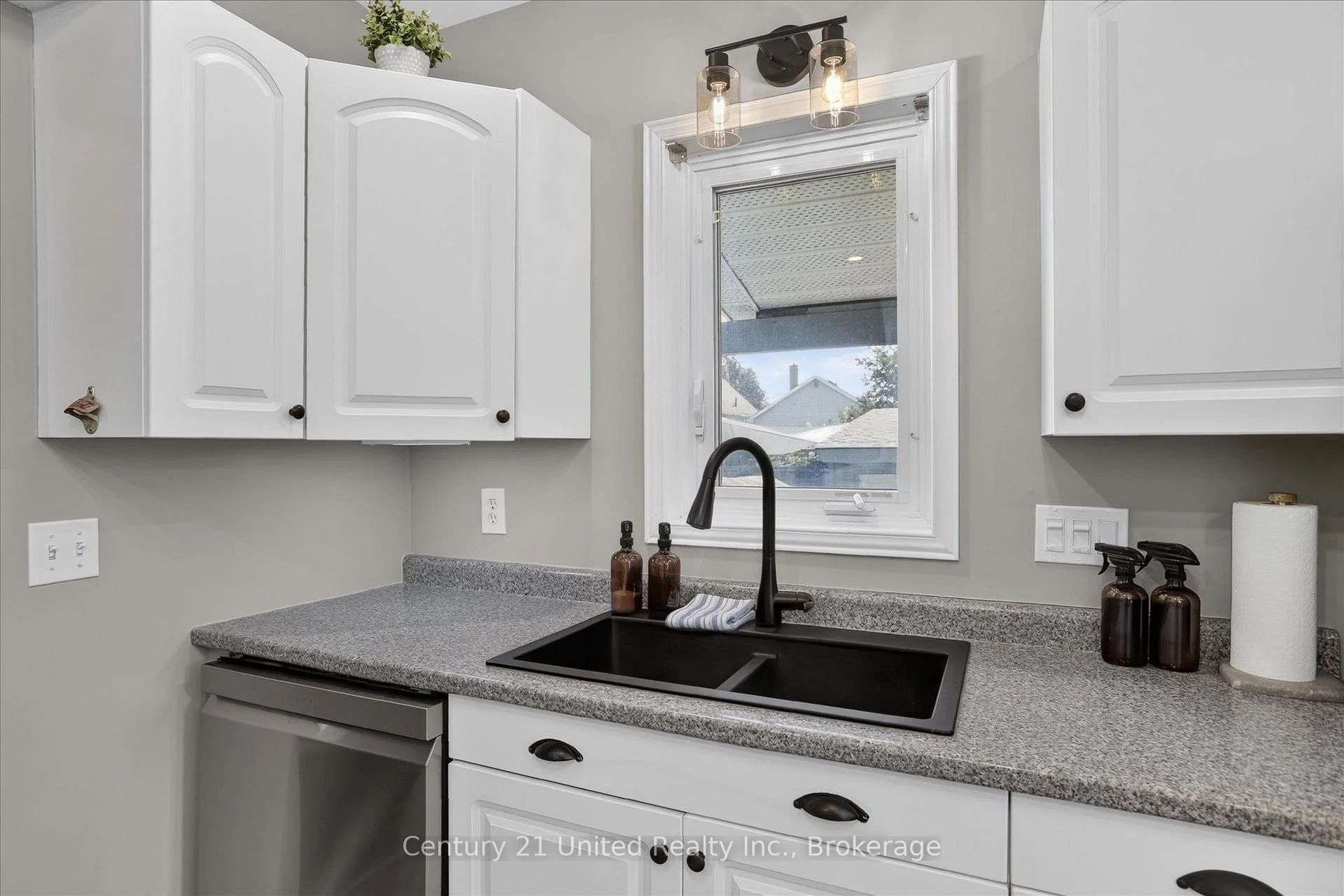 Photo 39 of 759 Hurley Street, Peterborough, Otonabee Ward 1 — HOMEH