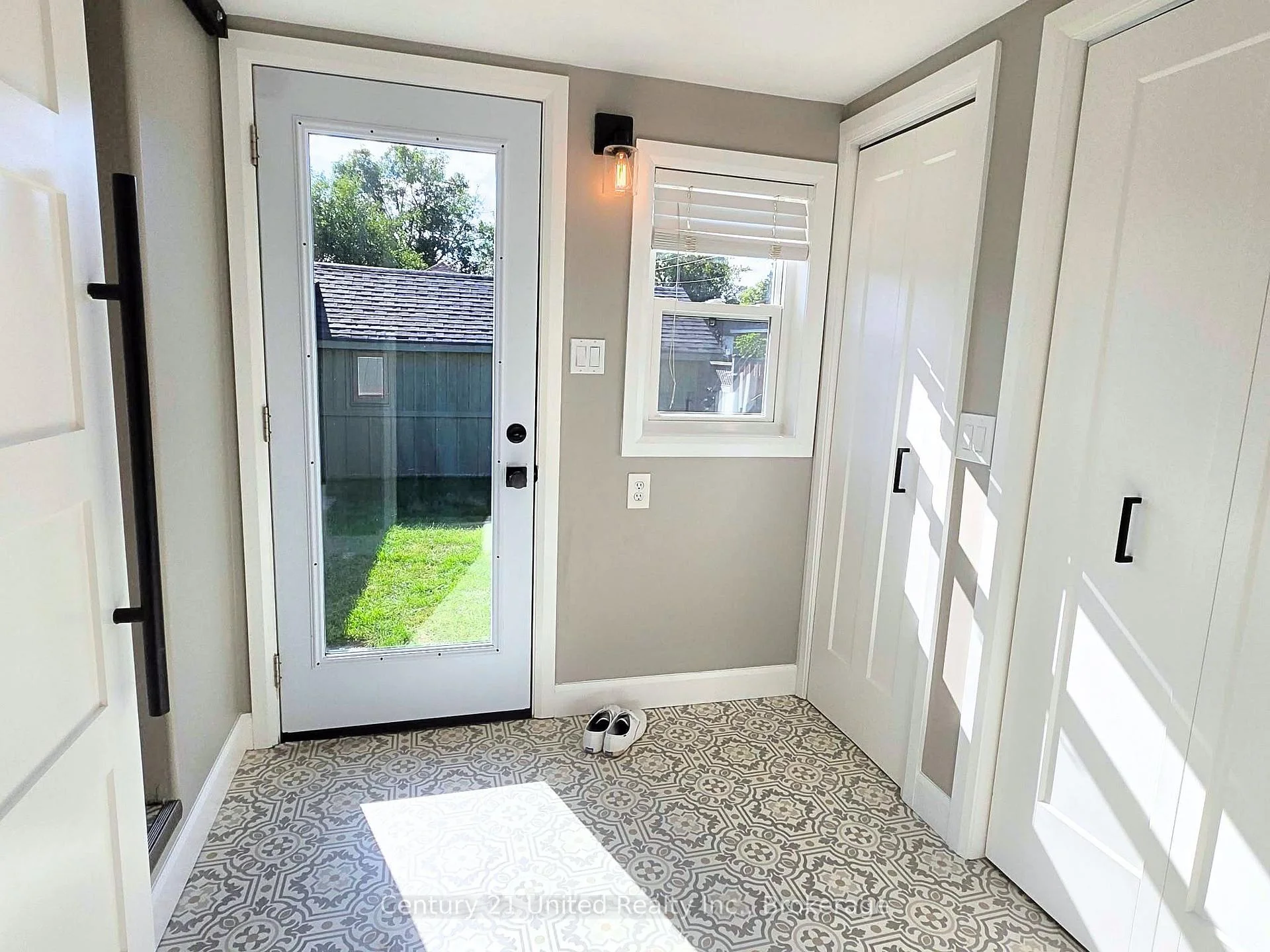 Photo 51 of 759 Hurley Street, Peterborough, Otonabee Ward 1 — HOMEH