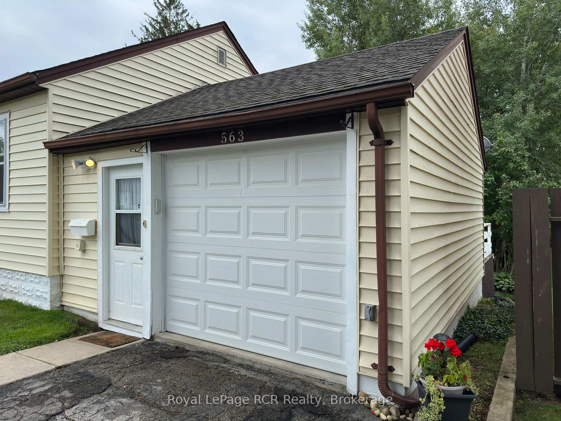 Photo 8 of 563 9th Street, Hanover — HOMEH