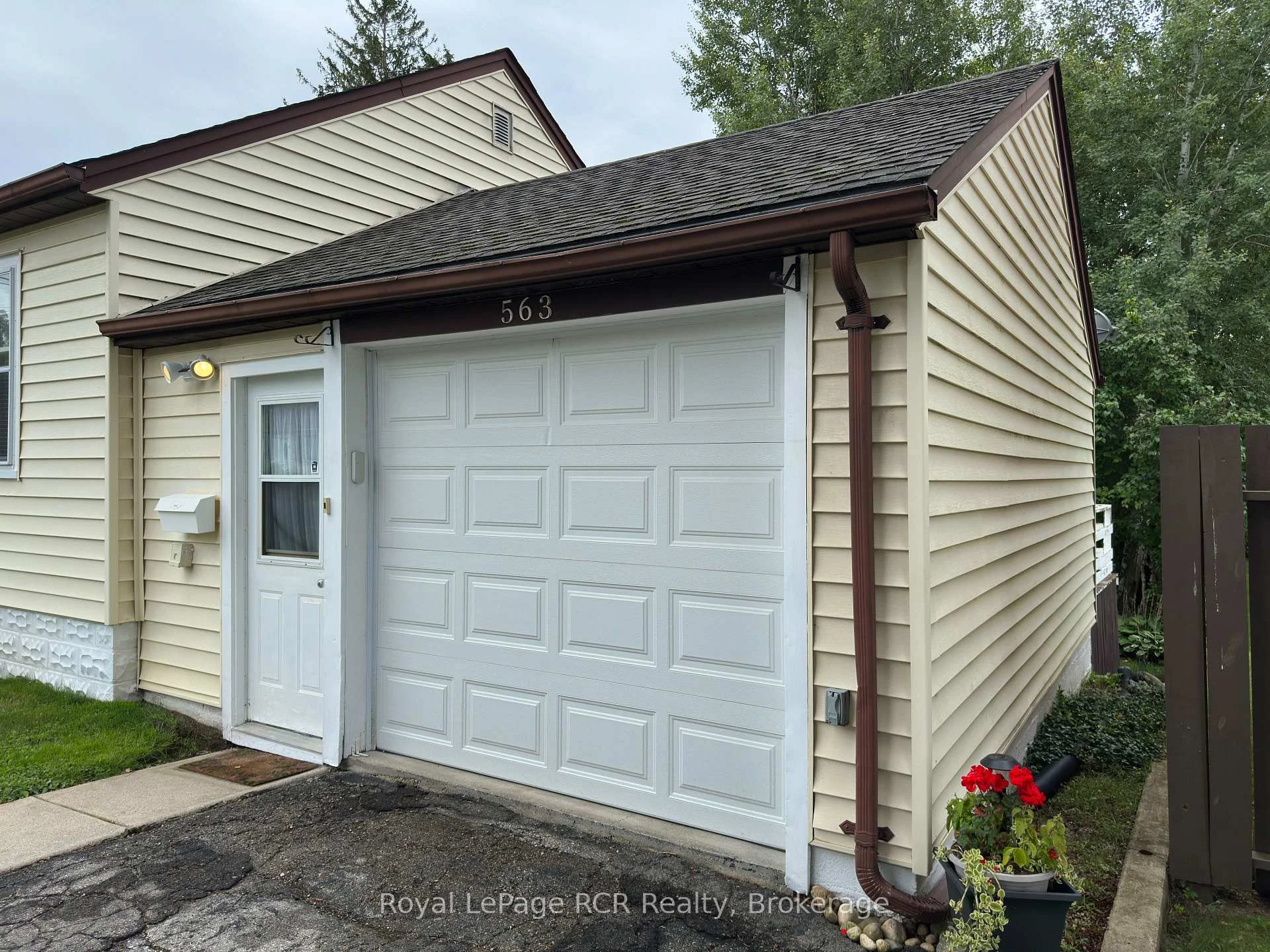 Photo 10 of 563 9th Street, Hanover — HOMEH