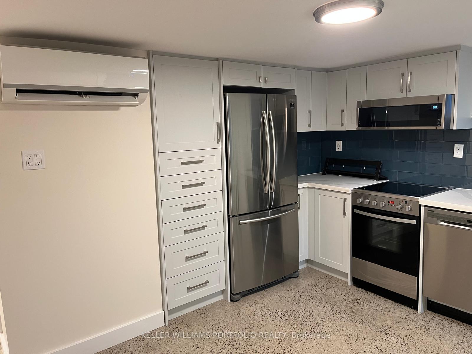 Photo 2 of Unit Bsmt, 172 High Park Avenue, Toronto, High Park North — HOMEH