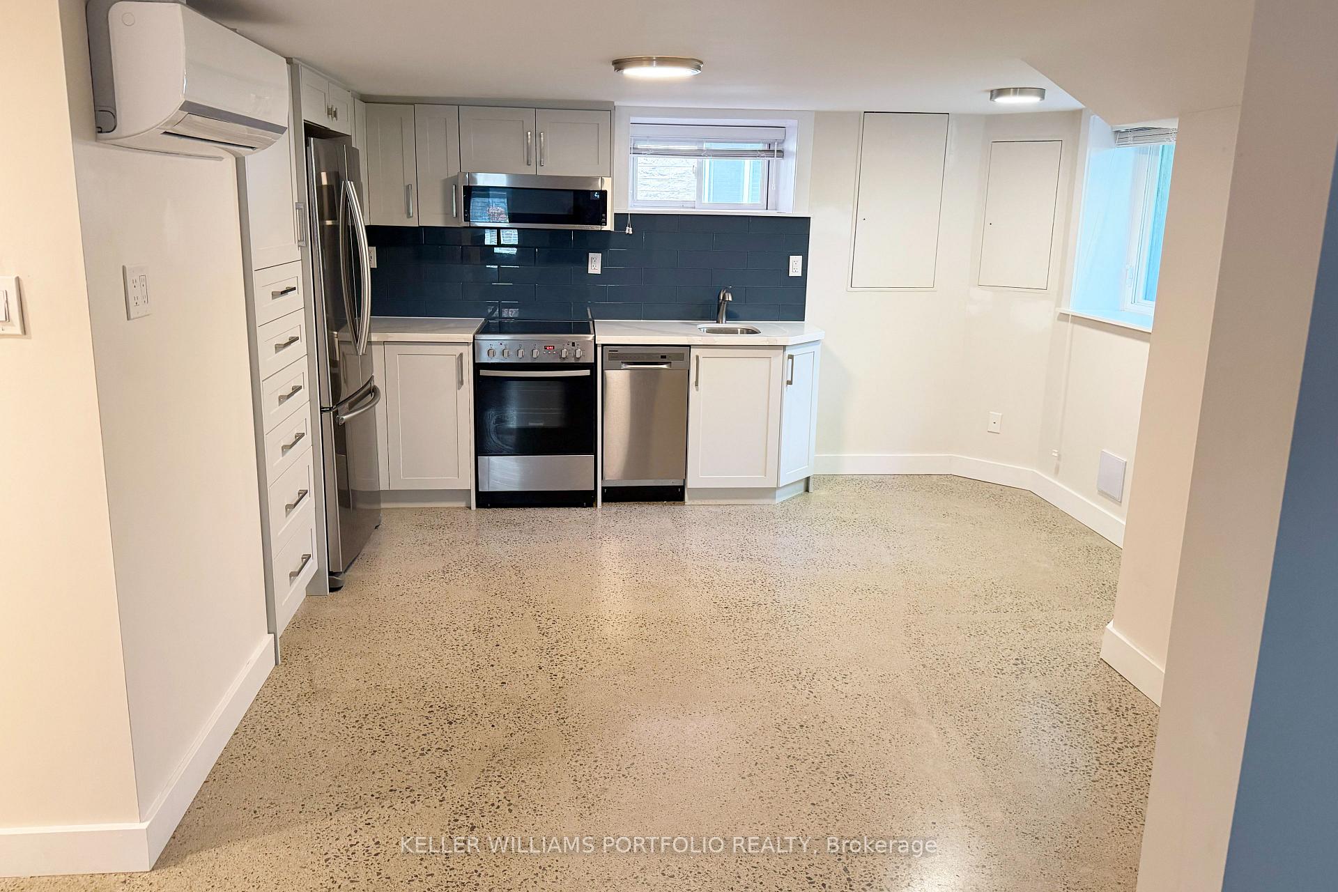 Photo 4 of Unit Bsmt, 172 High Park Avenue, Toronto, High Park North — HOMEH
