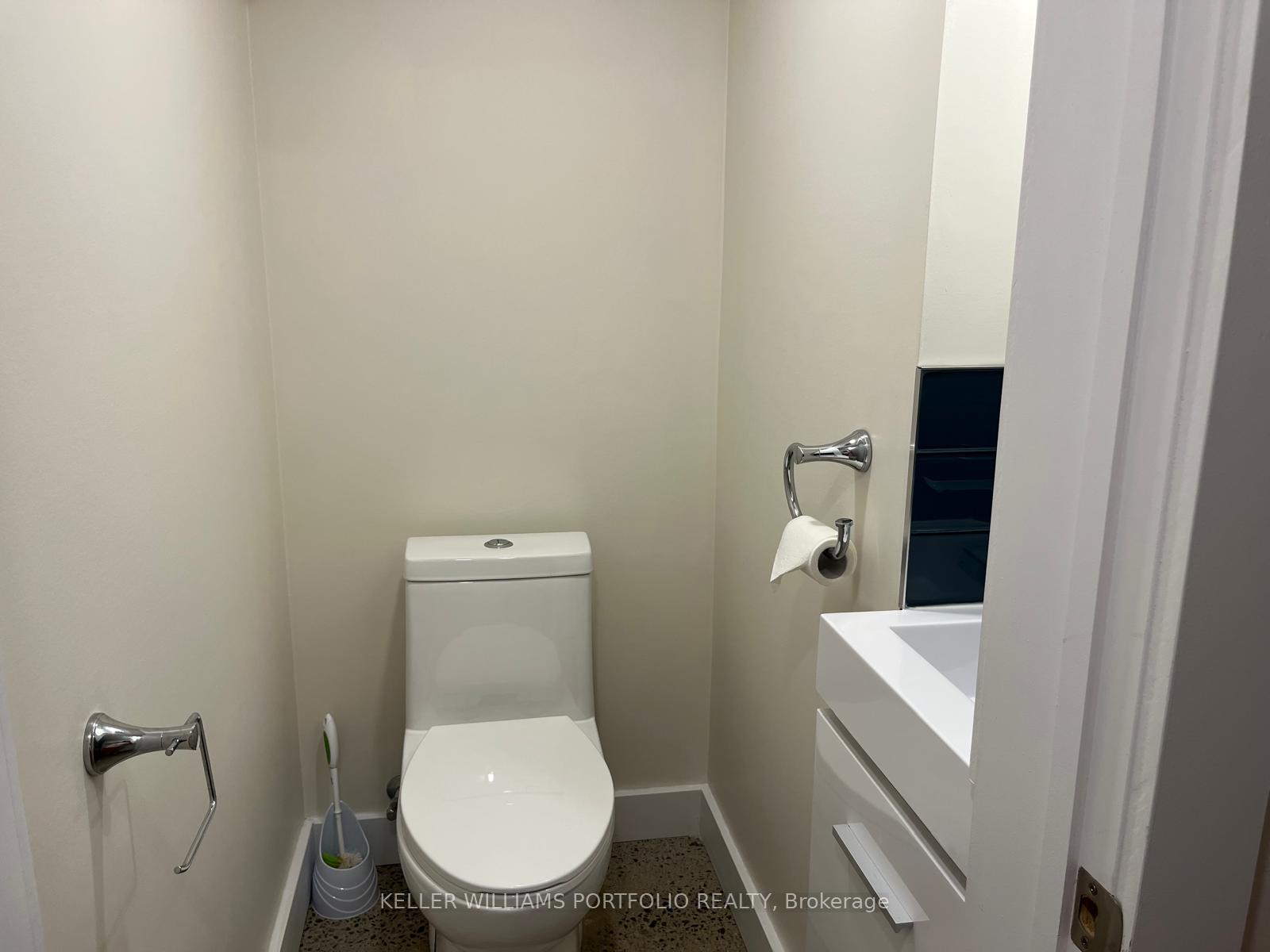 Photo 10 of Unit Bsmt, 172 High Park Avenue, Toronto, High Park North — HOMEH