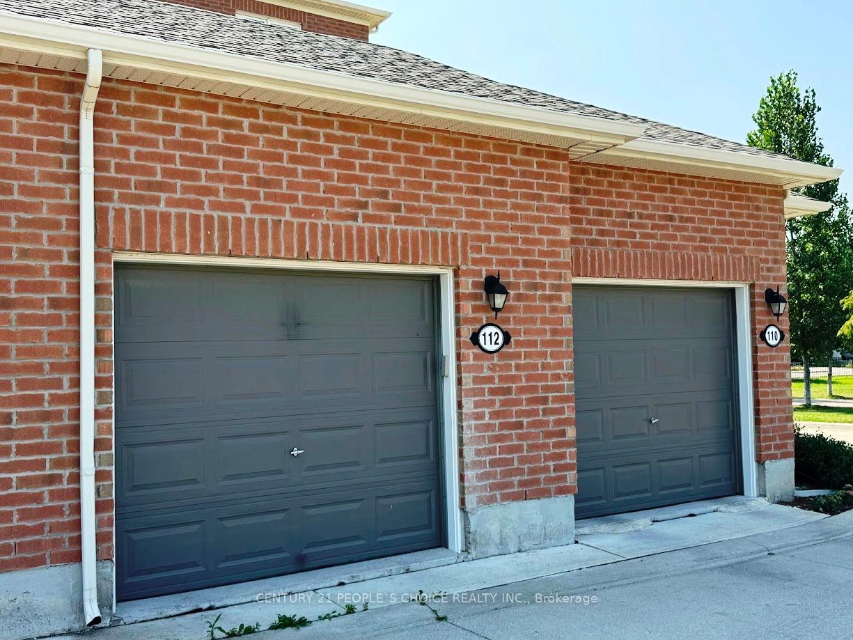 Photo 2 of 112 Cleanside Road, Scarborough, Clairlea-Birchmount — HOMEH