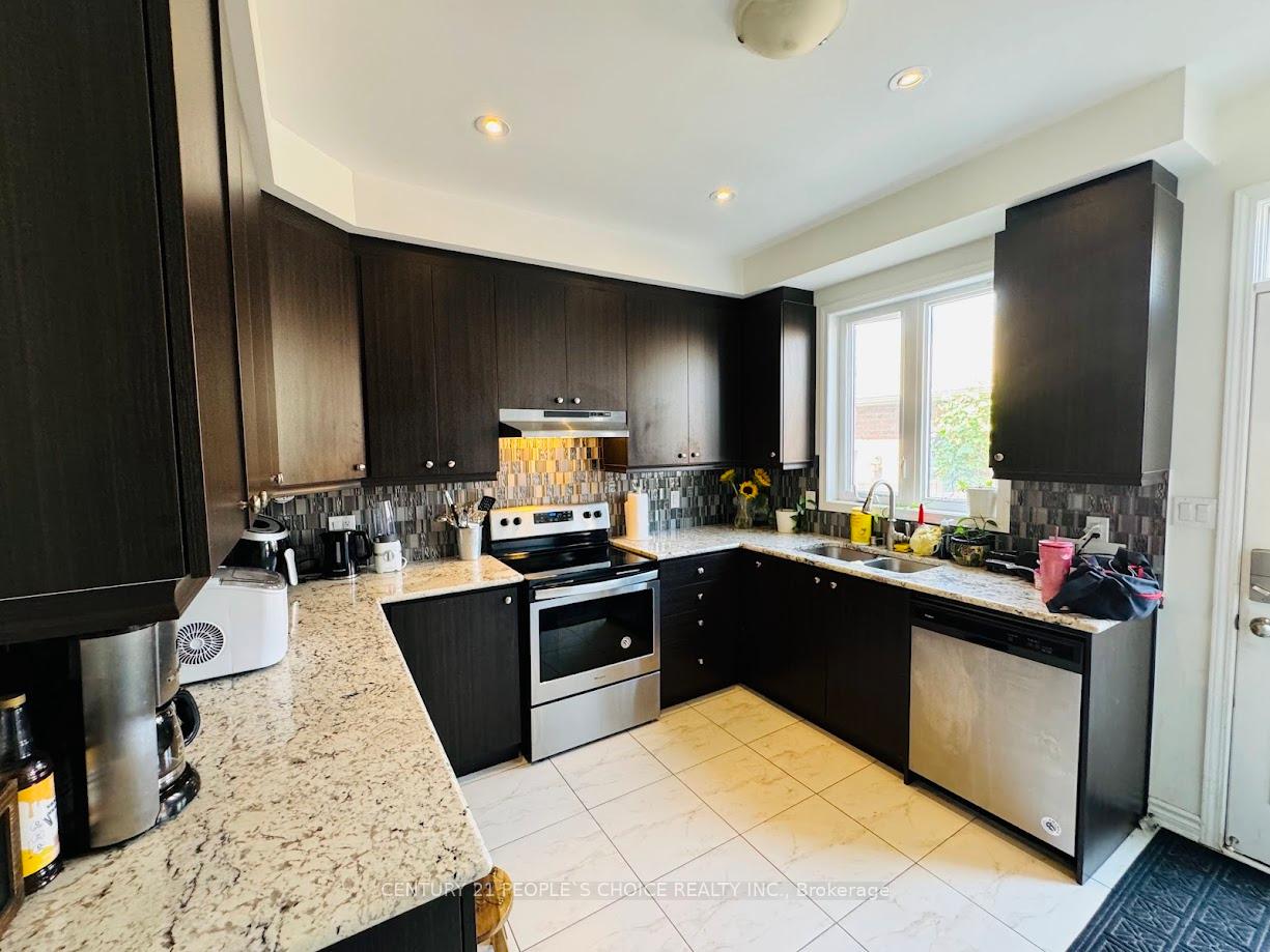 Photo 6 of 112 Cleanside Road, Scarborough, Clairlea-Birchmount — HOMEH