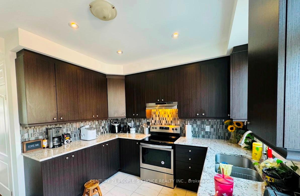 Photo 8 of 112 Cleanside Road, Scarborough, Clairlea-Birchmount — HOMEH