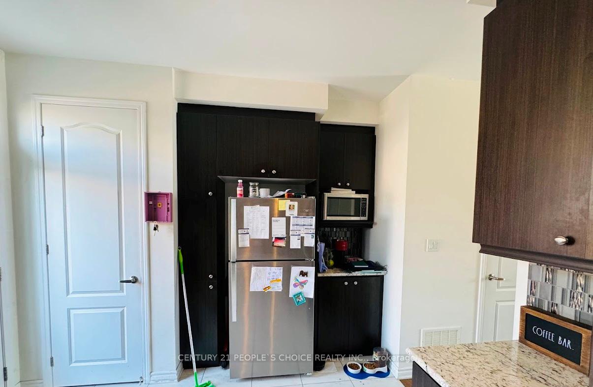 Photo 9 of 112 Cleanside Road, Scarborough, Clairlea-Birchmount — HOMEH