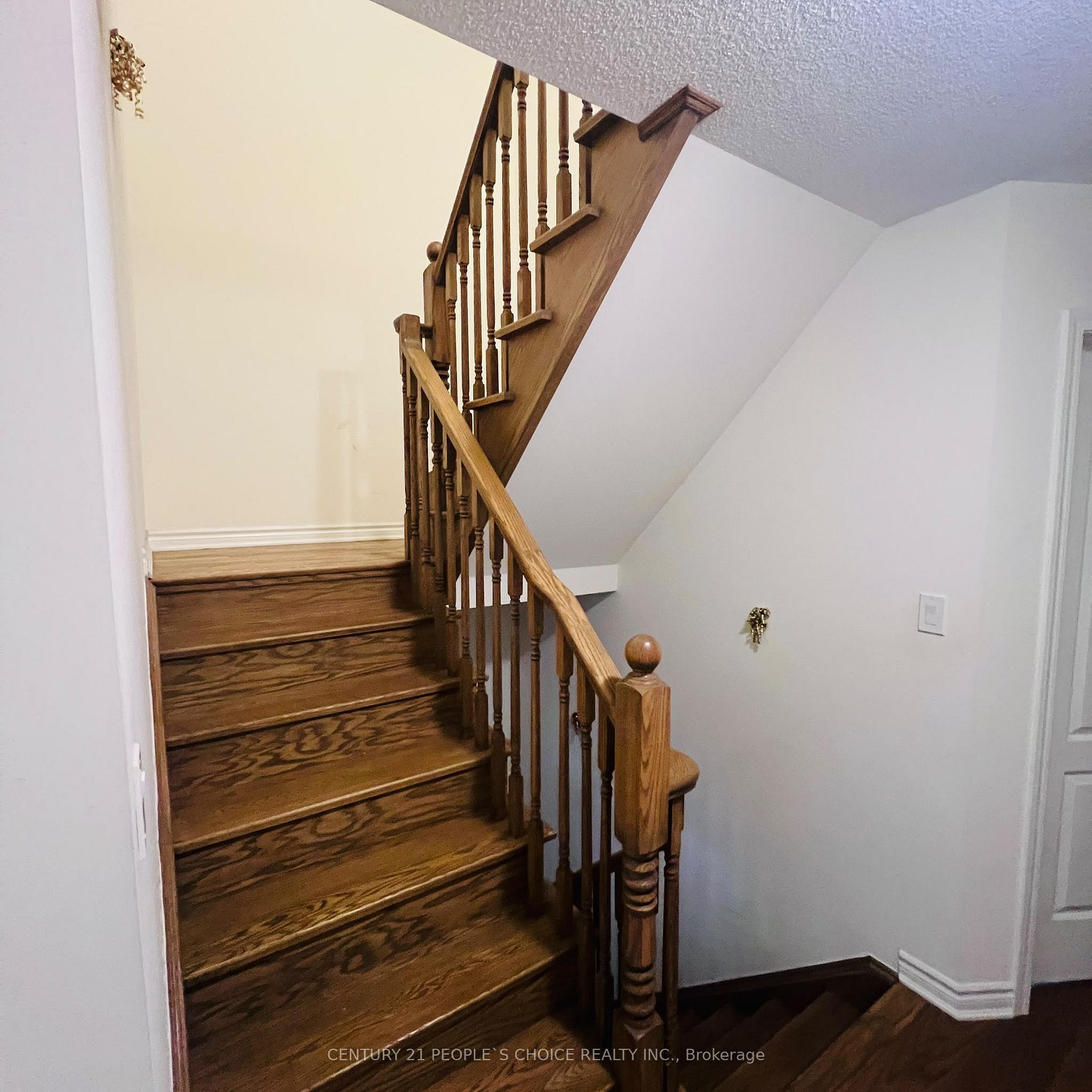 Photo 22 of 112 Cleanside Road, Scarborough, Clairlea-Birchmount — HOMEH