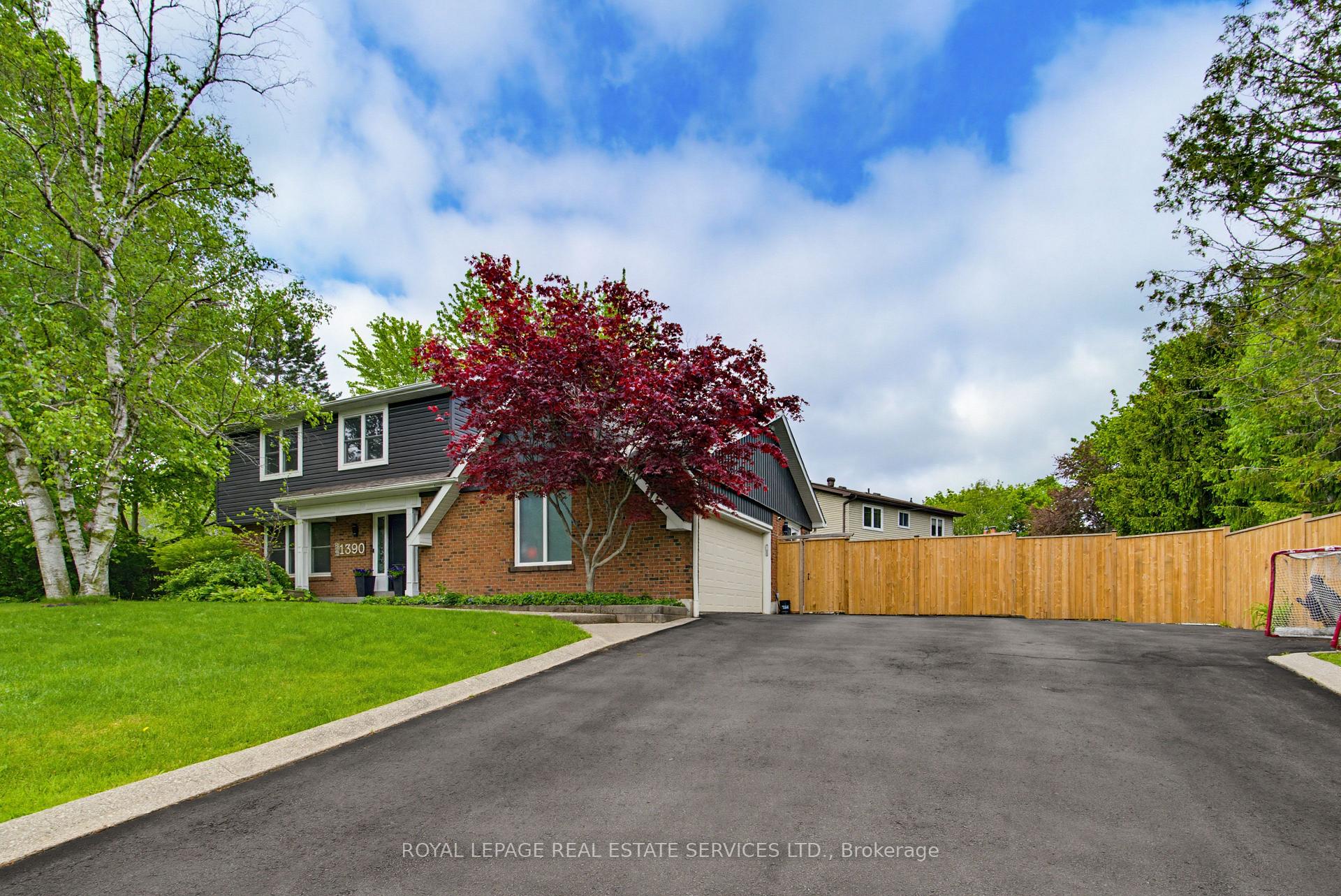 Photo 4 of 1390 Peerless Court, Oakville, College Park — HOMEH