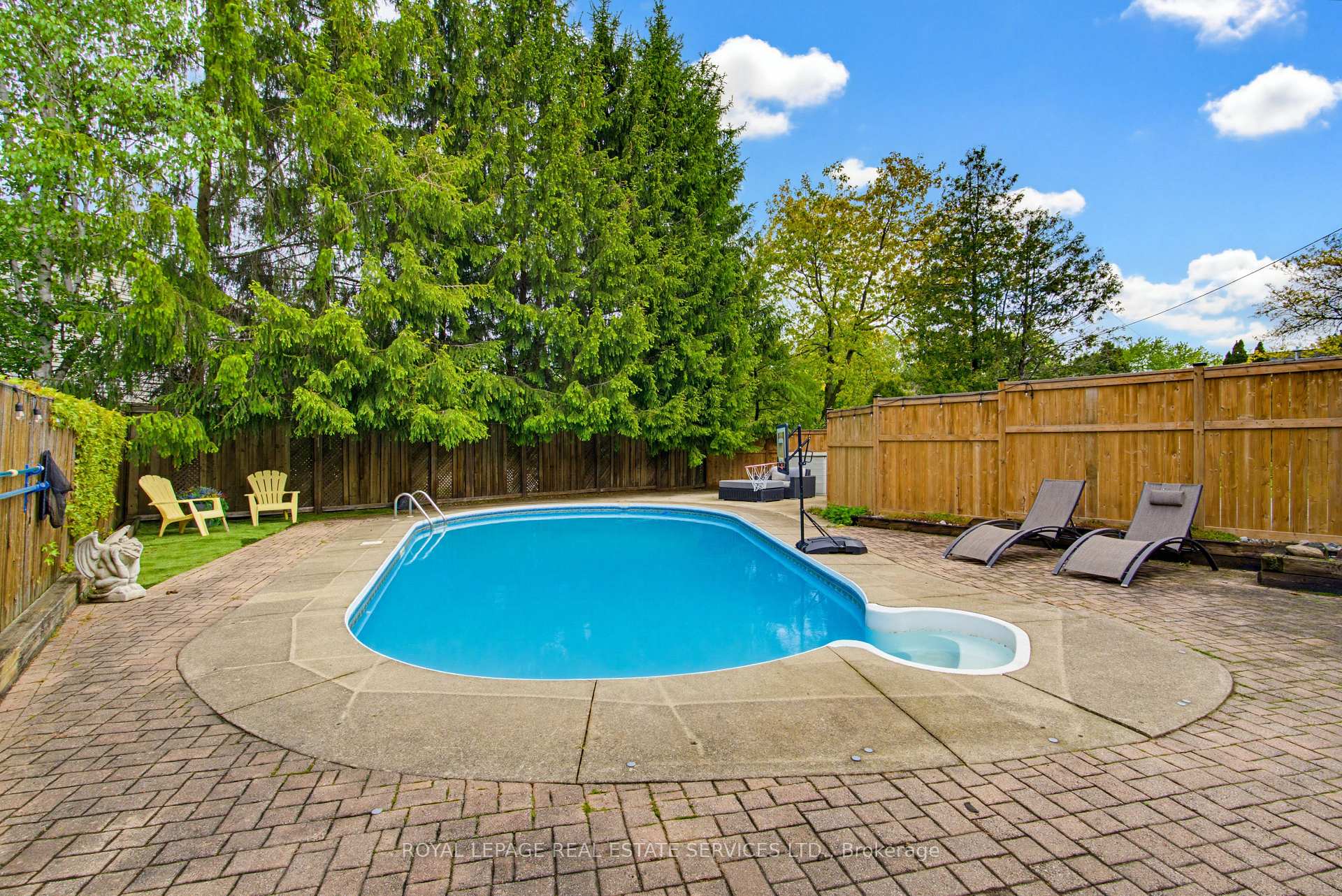 Photo 6 of 1390 Peerless Court, Oakville, College Park — HOMEH