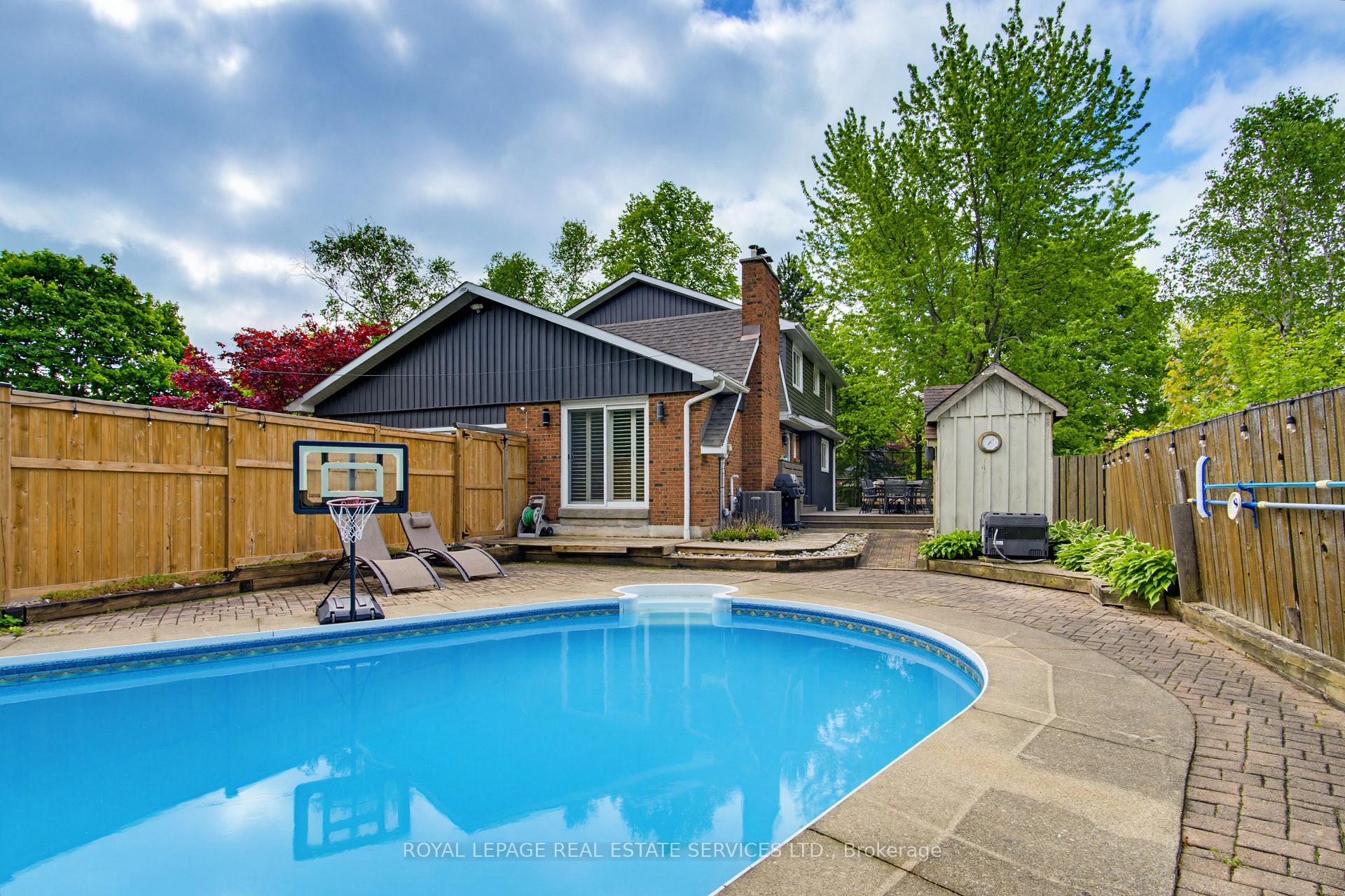Photo 8 of 1390 Peerless Court, Oakville, College Park — HOMEH
