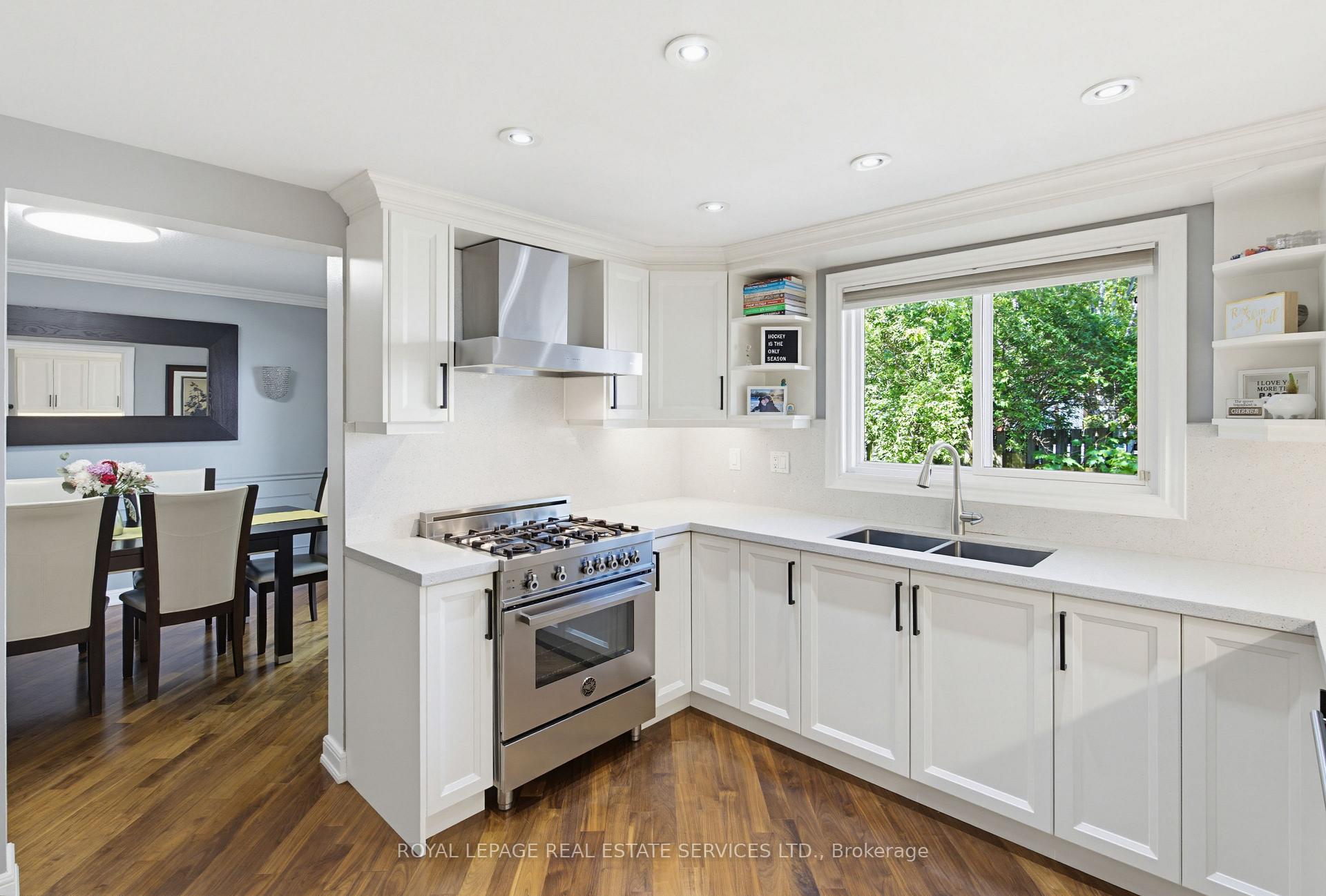 Photo 16 of 1390 Peerless Court, Oakville, College Park — HOMEH