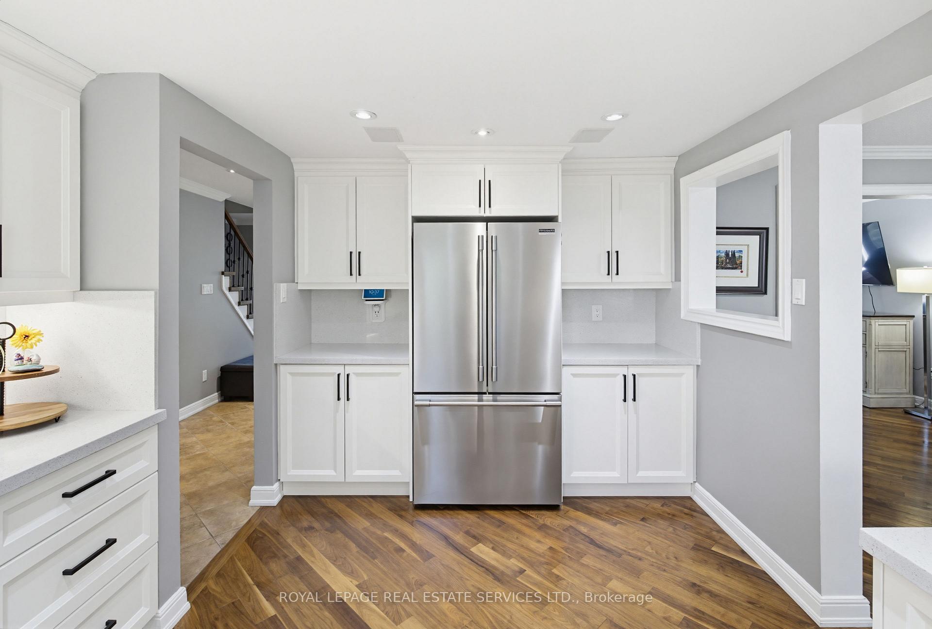 Photo 18 of 1390 Peerless Court, Oakville, College Park — HOMEH