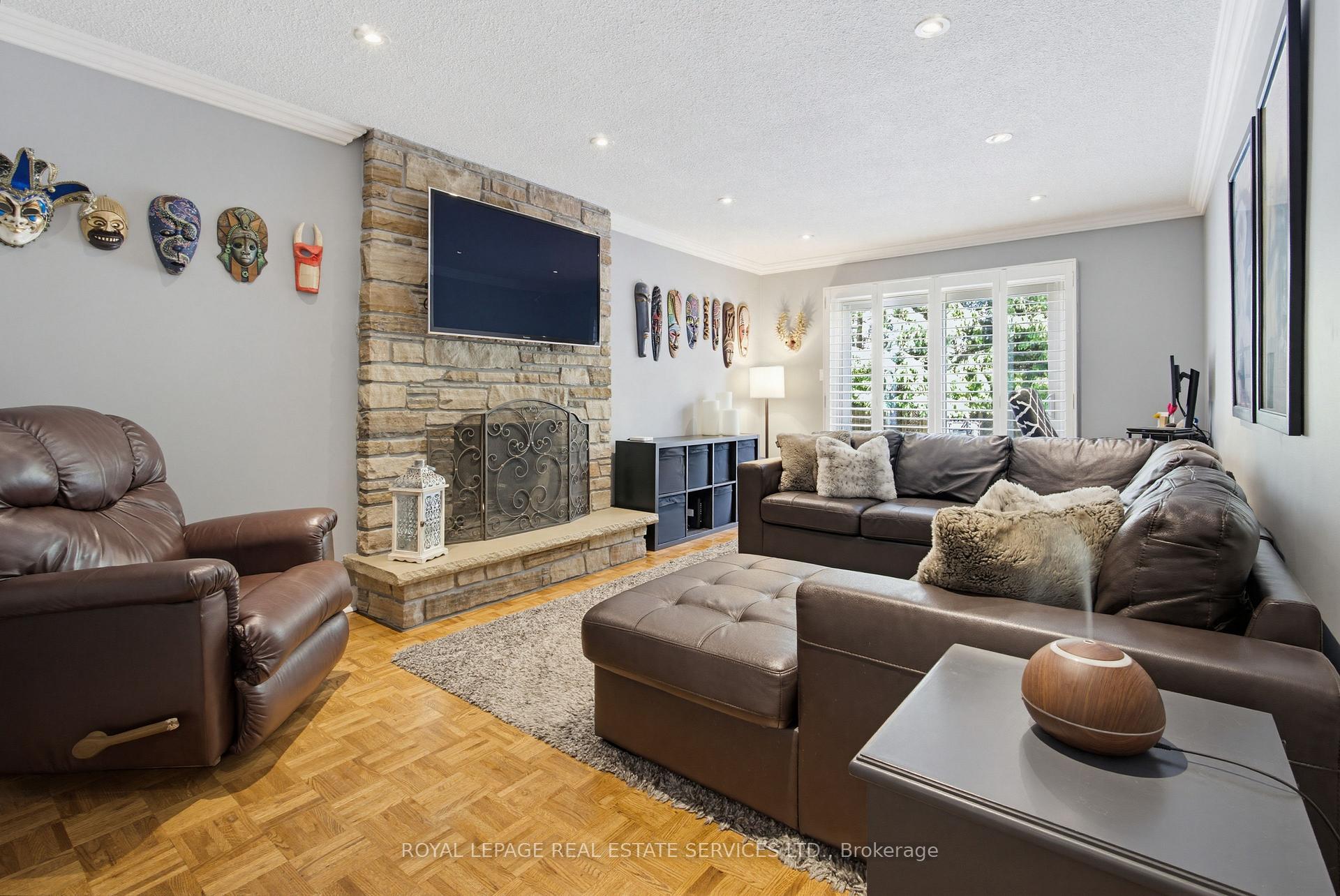 Photo 19 of 1390 Peerless Court, Oakville, College Park — HOMEH
