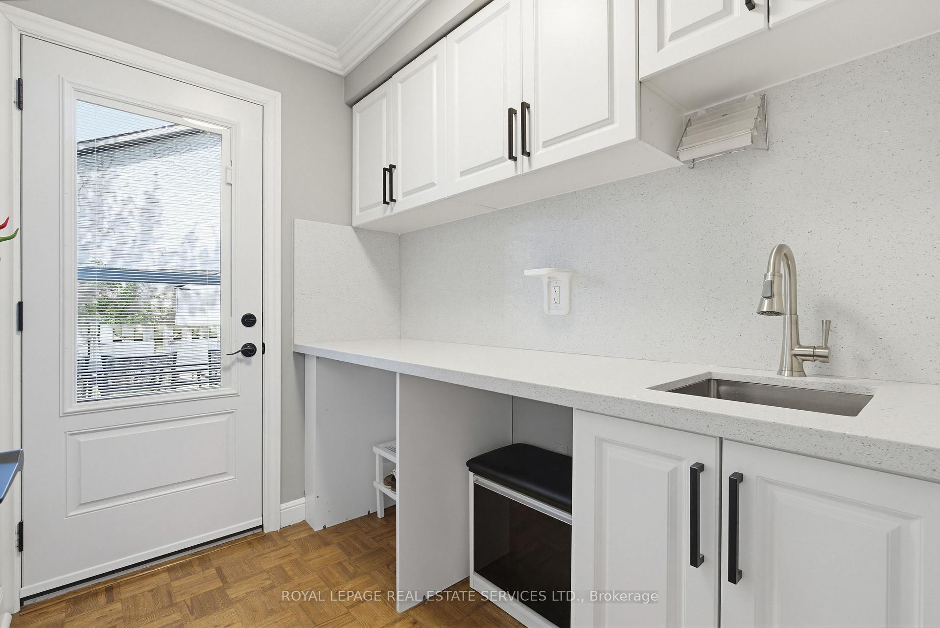 Photo 21 of 1390 Peerless Court, Oakville, College Park — HOMEH