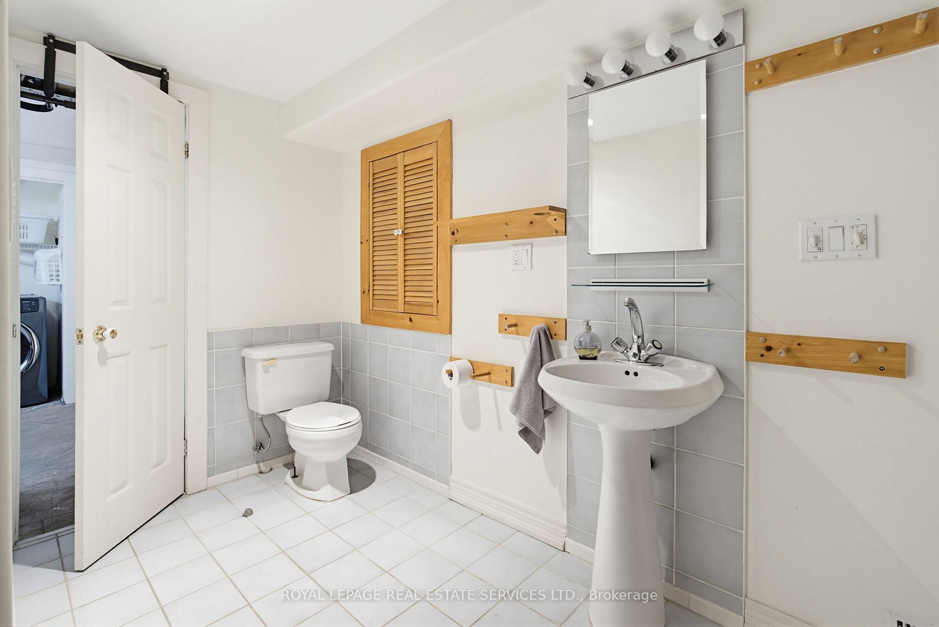 Photo 30 of 1390 Peerless Court, Oakville, College Park — HOMEH