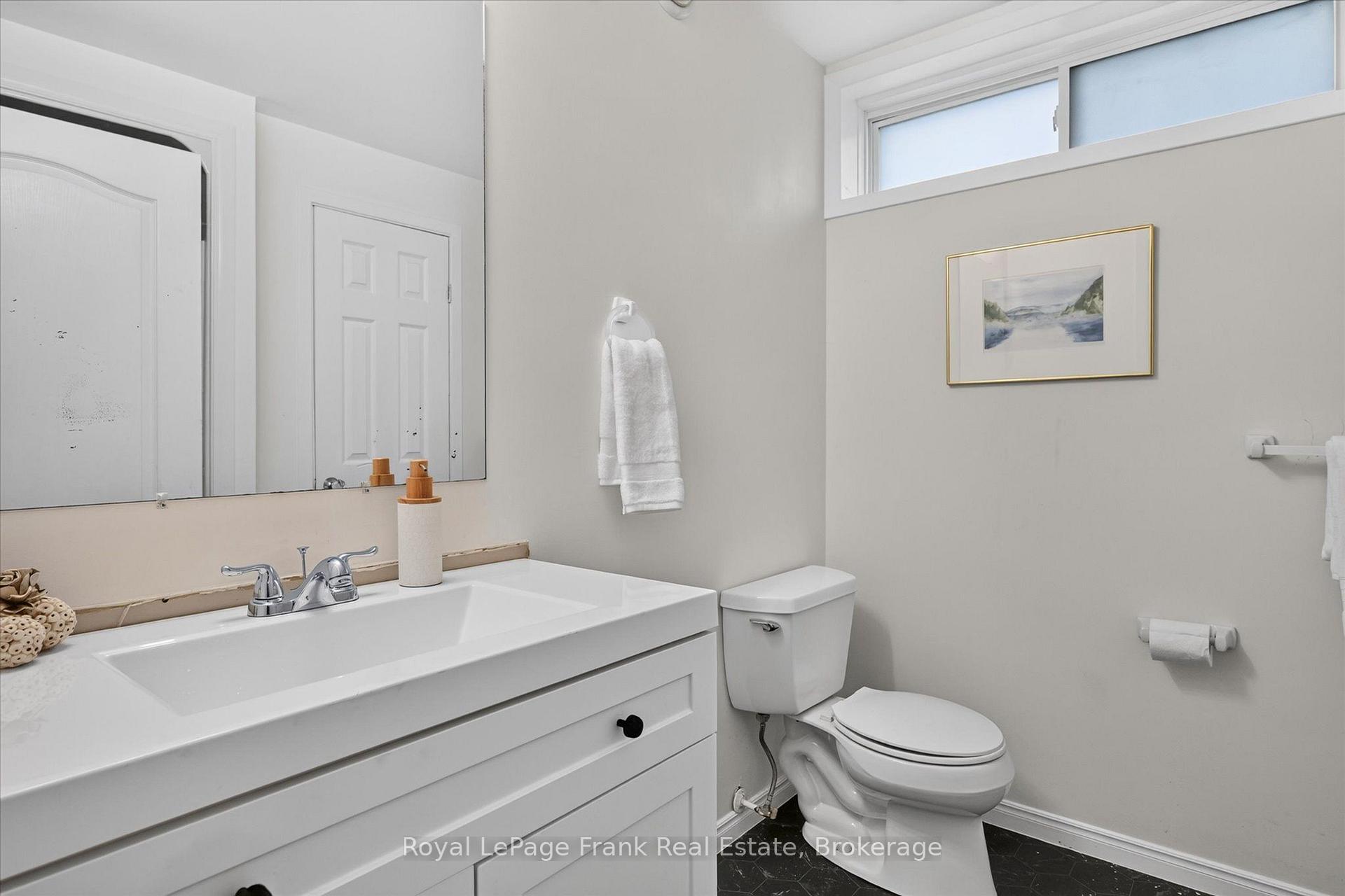 Photo 35 of 2439 Denure Drive, Peterborough, Monaghan Ward 2 — HOMEH